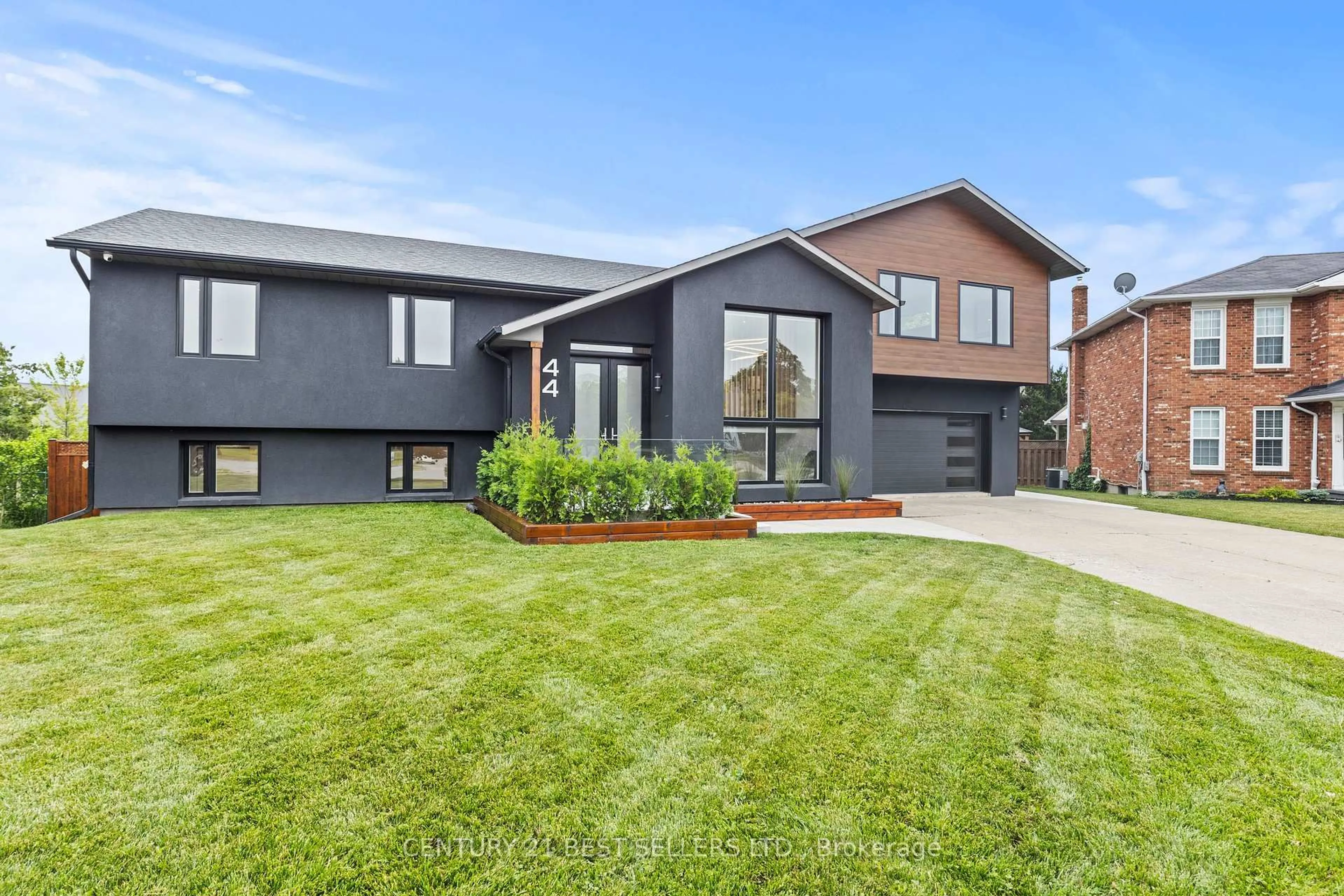 Home with brick exterior material, street for 44 Farewell Cres, West Lincoln Ontario L0R 2A0