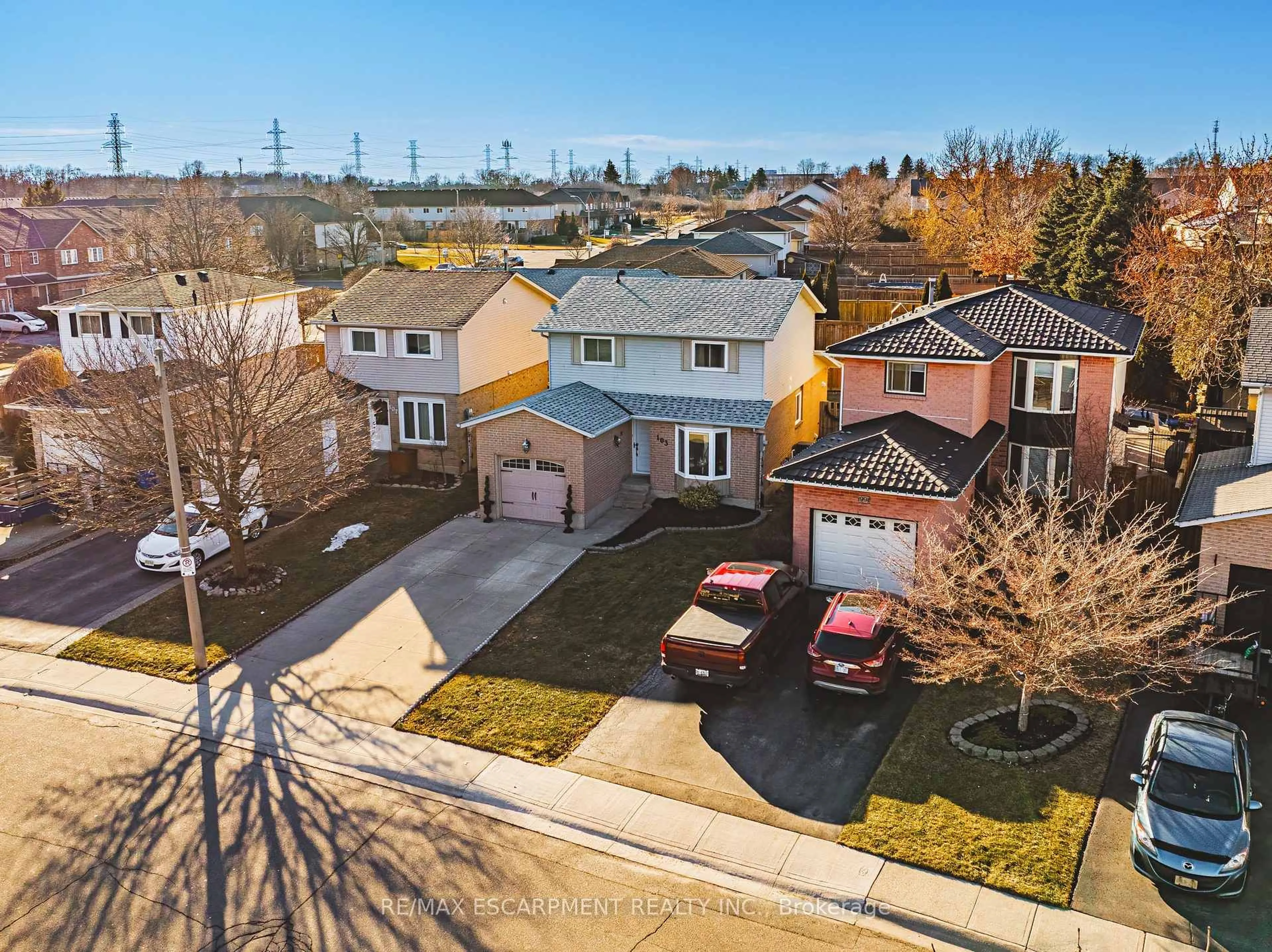 A pic from outside/outdoor area/front of a property/back of a property/a pic from drone, street for 103 Broughton Ave, Hamilton Ontario L8W 3S7