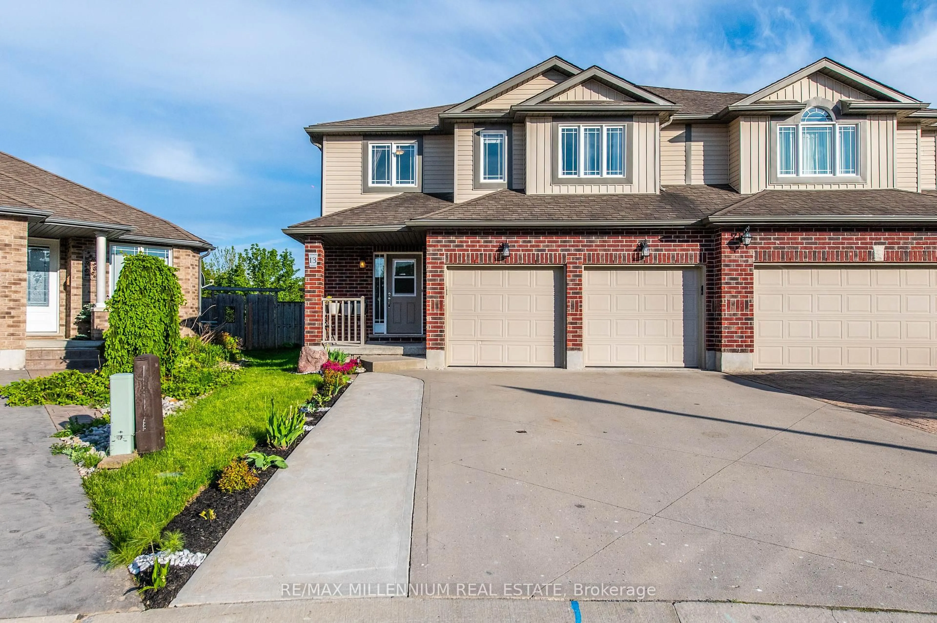 Home with brick exterior material, street for 13 Ridgewood Crt, Woodstock Ontario N4T 0E5