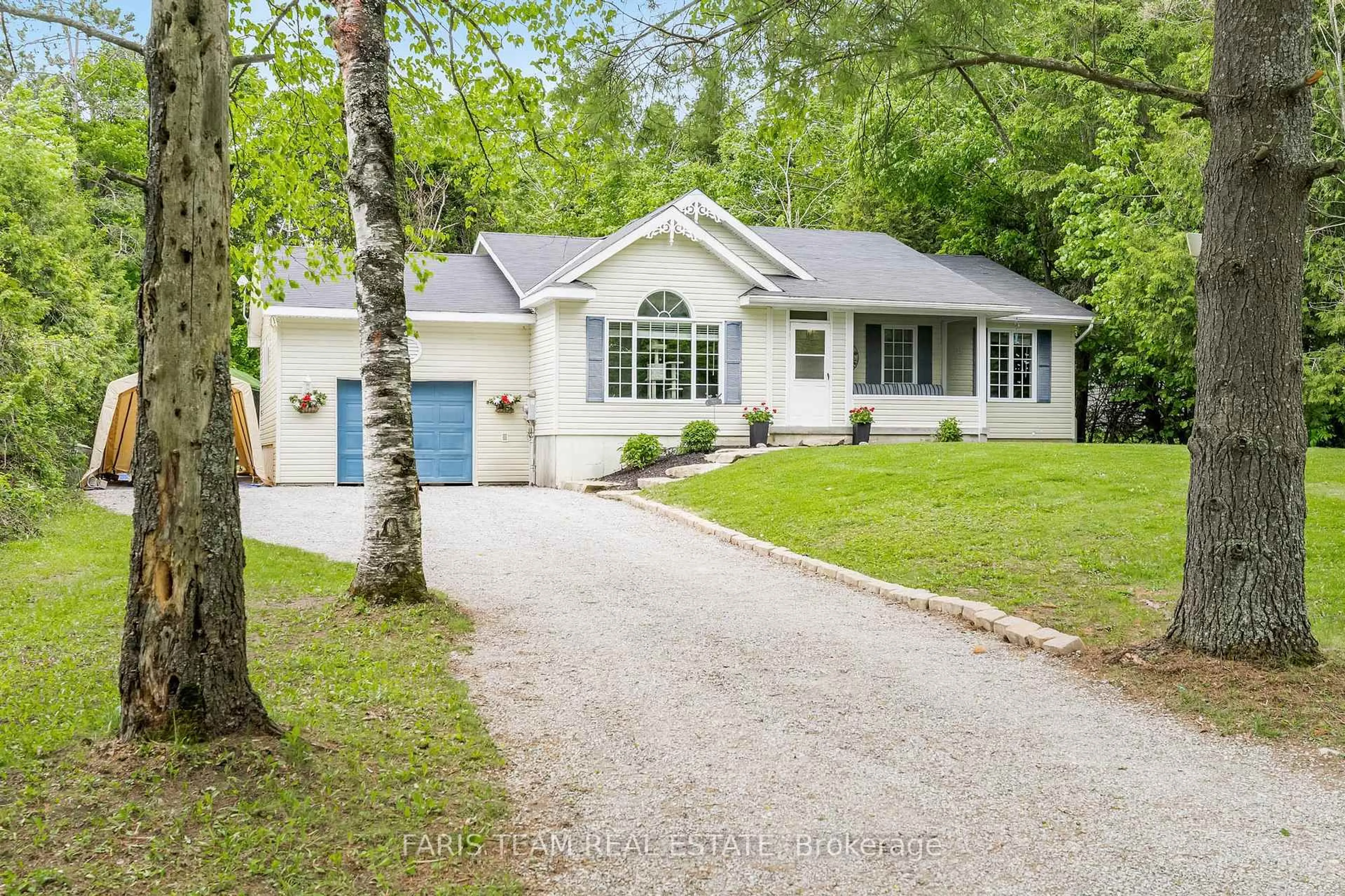 Home with vinyl exterior material, street for 85 Fulsom Cres, Kawartha Lakes Ontario L3V 6H5
