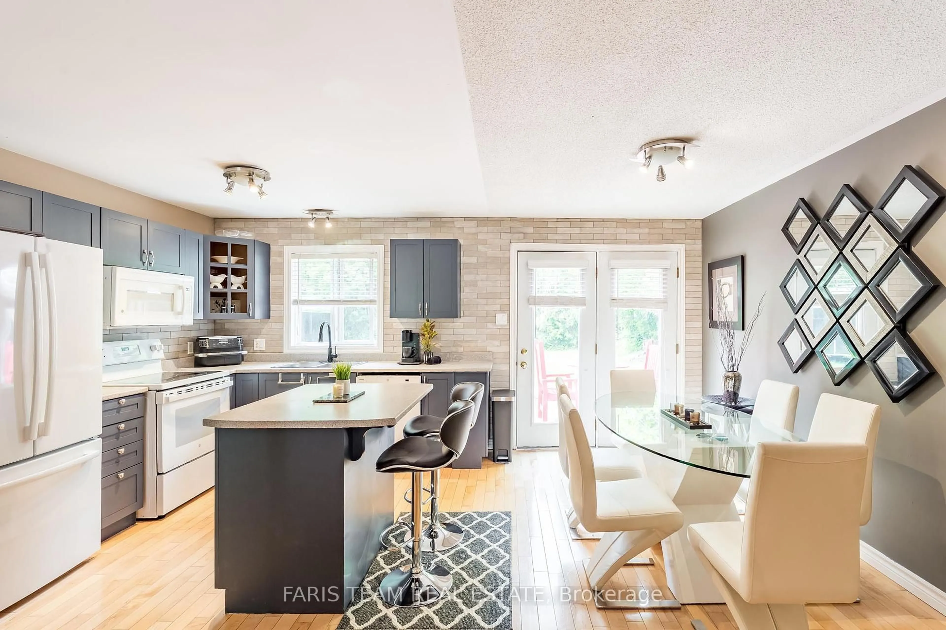 Contemporary kitchen, unknown for 85 Fulsom Cres, Kawartha Lakes Ontario L3V 6H5