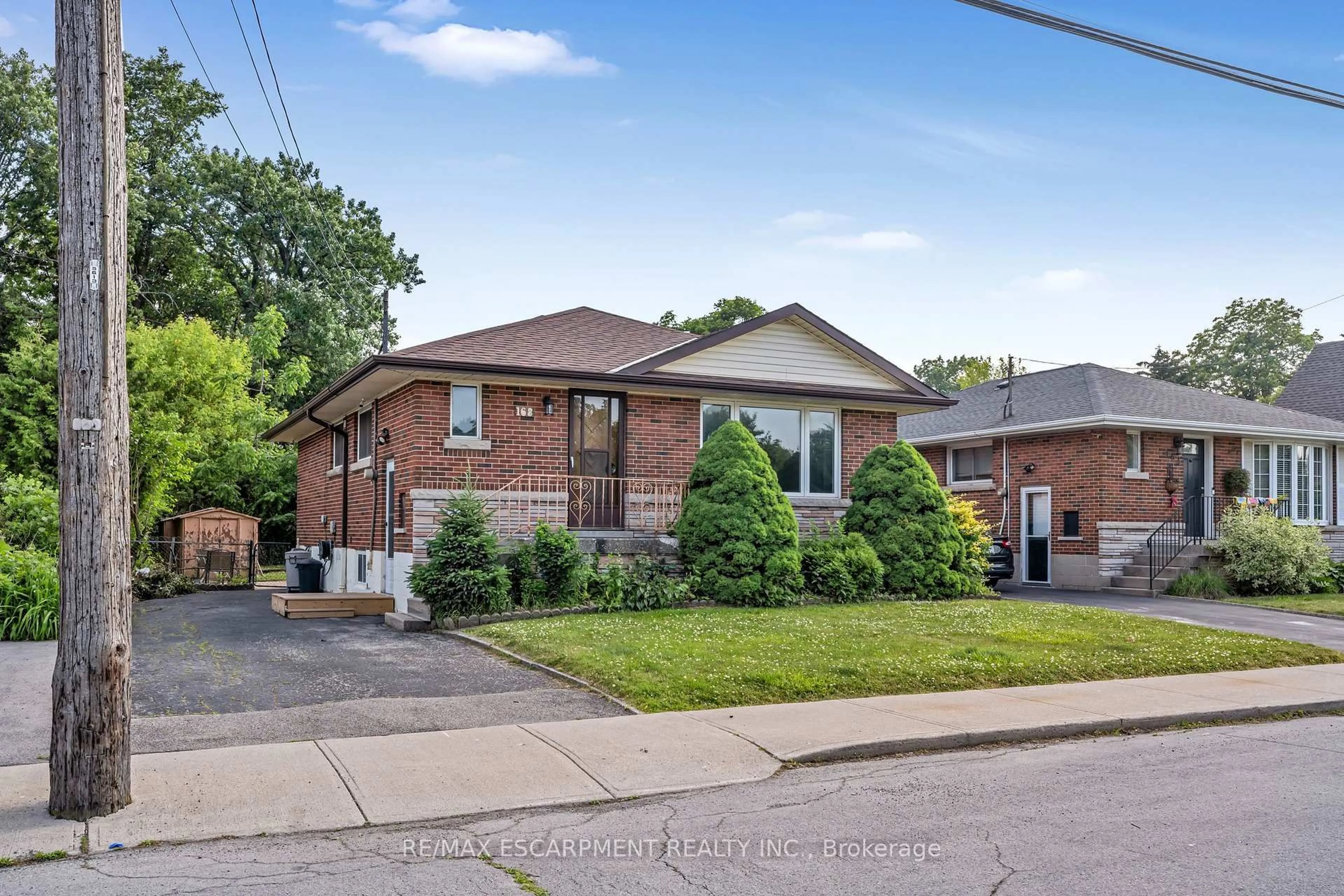 Home with brick exterior material, street for 168 Brucedale Ave, Hamilton Ontario L9A 1N7