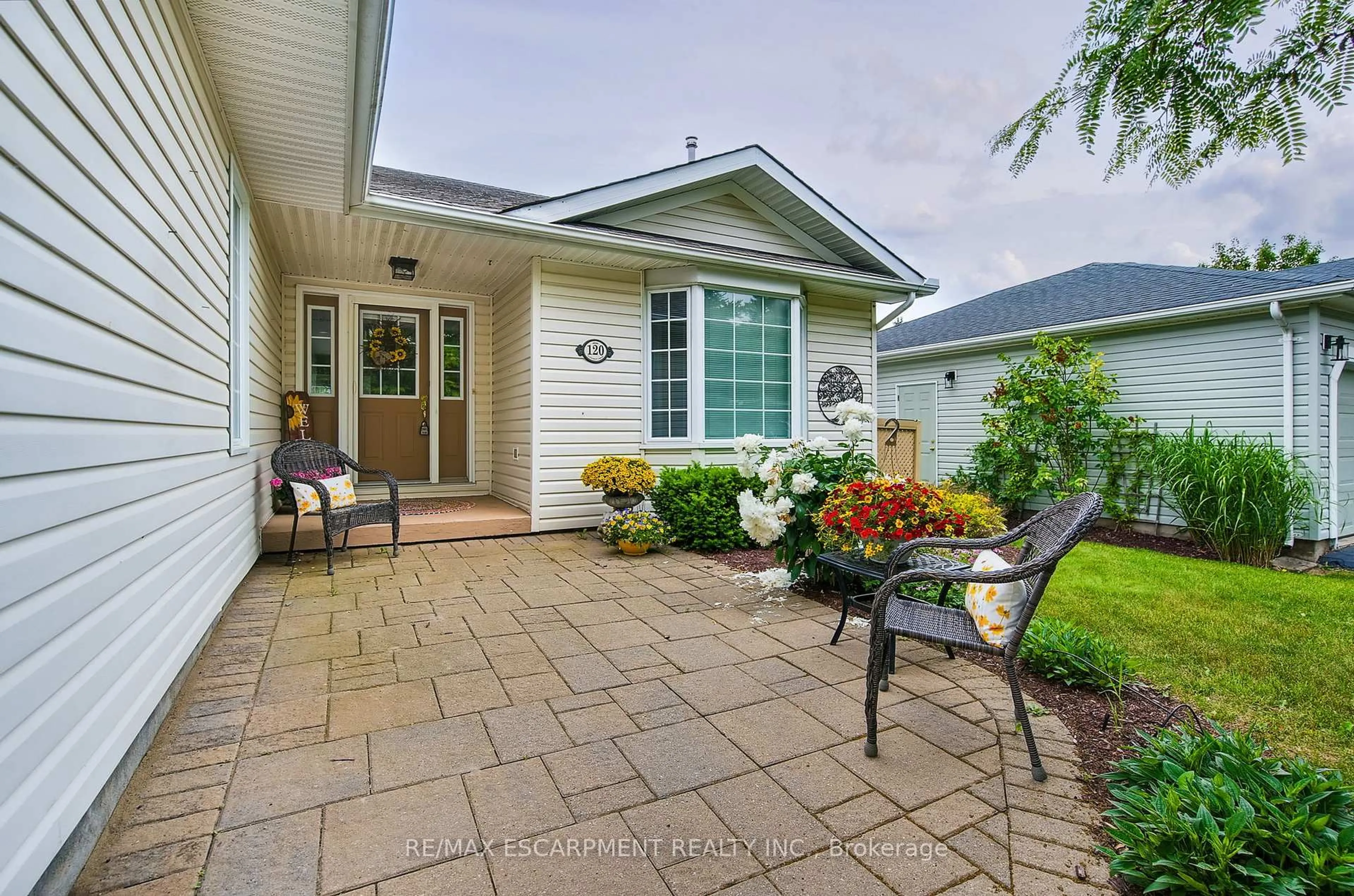 Unknown for 120 Glenariff Dr, Hamilton Ontario L8B 1A5