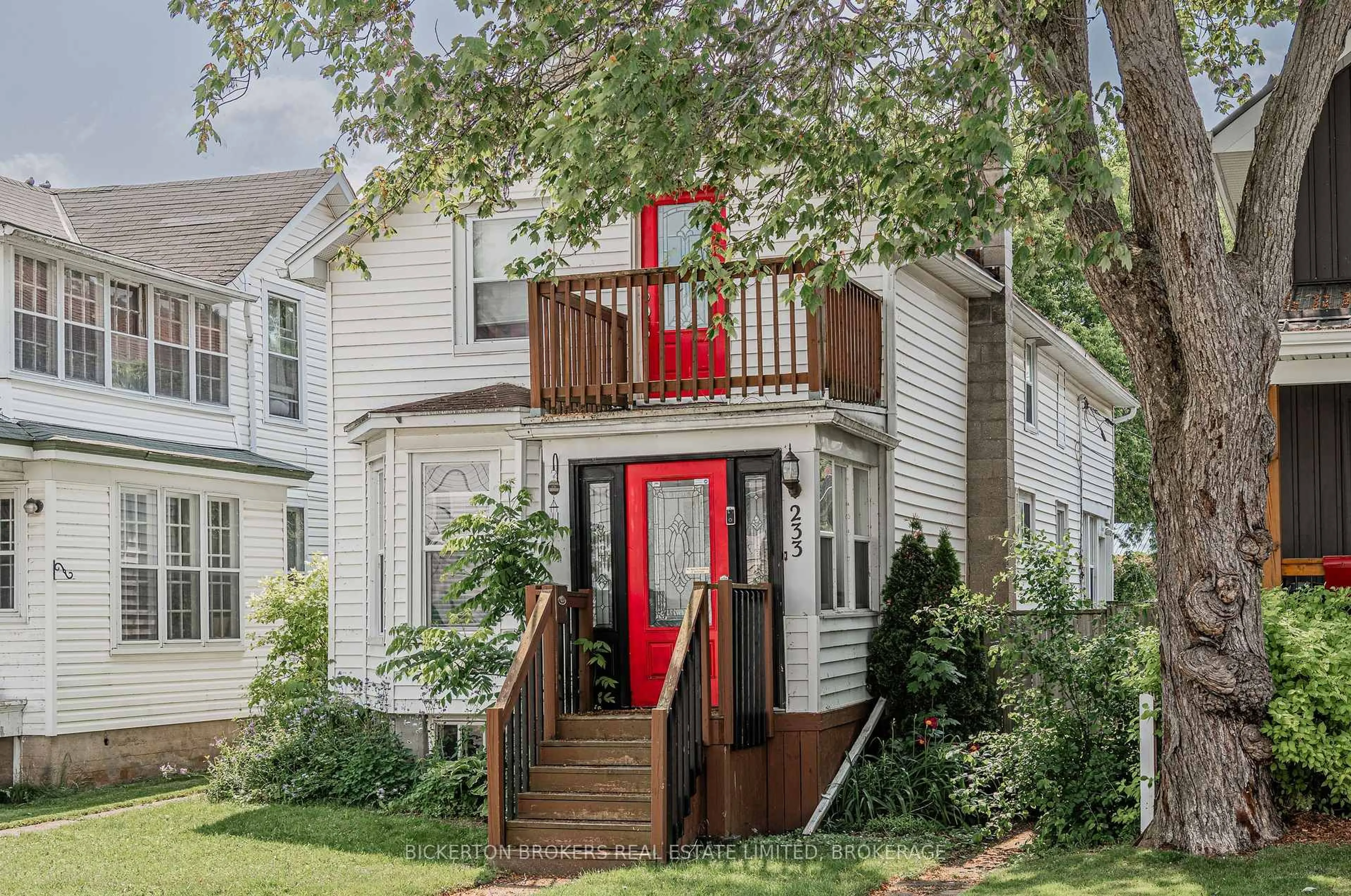 Unknown for 233 North St, Gananoque Ontario K7G 1L9