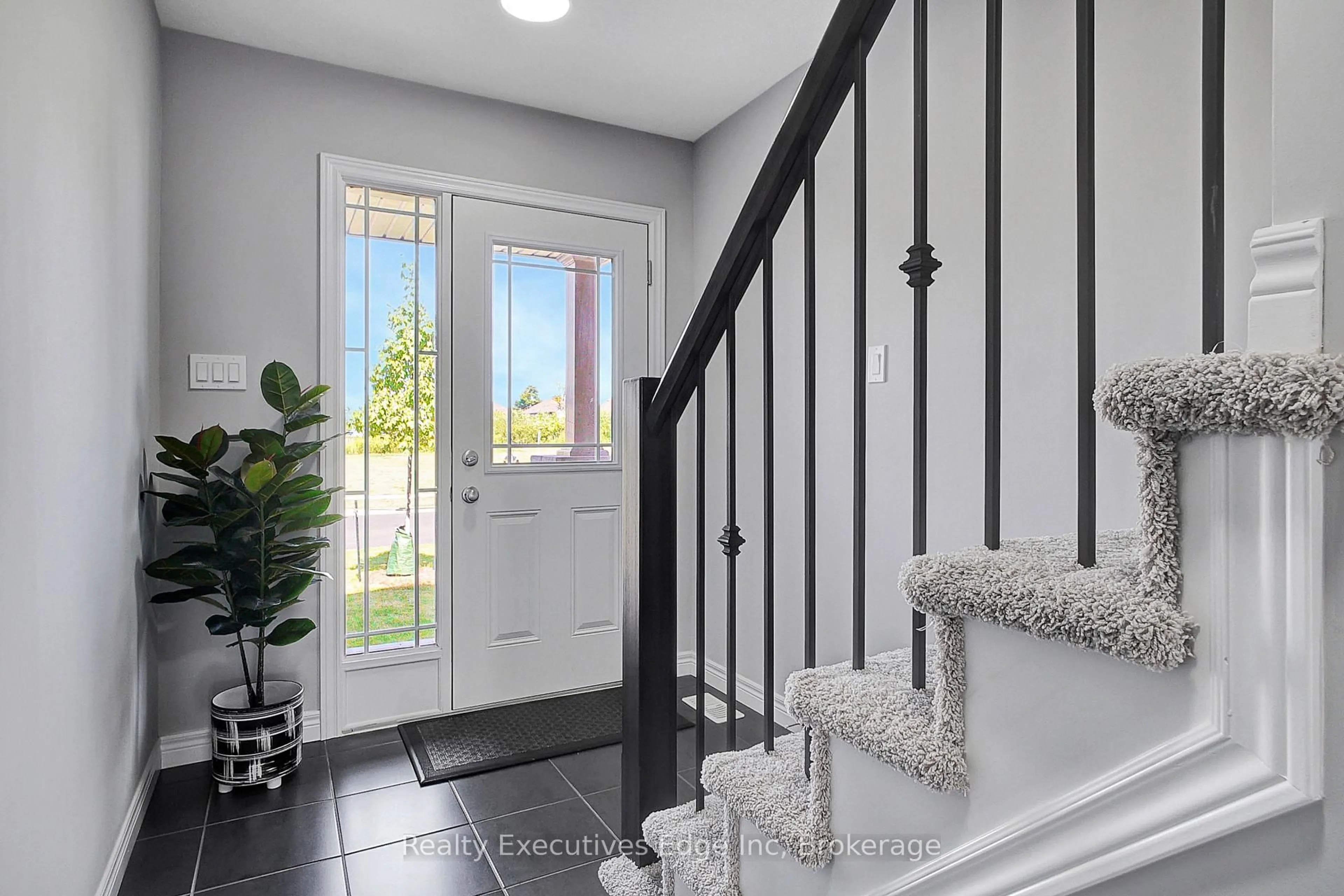 Indoor entryway for 59 John Brabson Cres, Guelph Ontario N1G 0G5