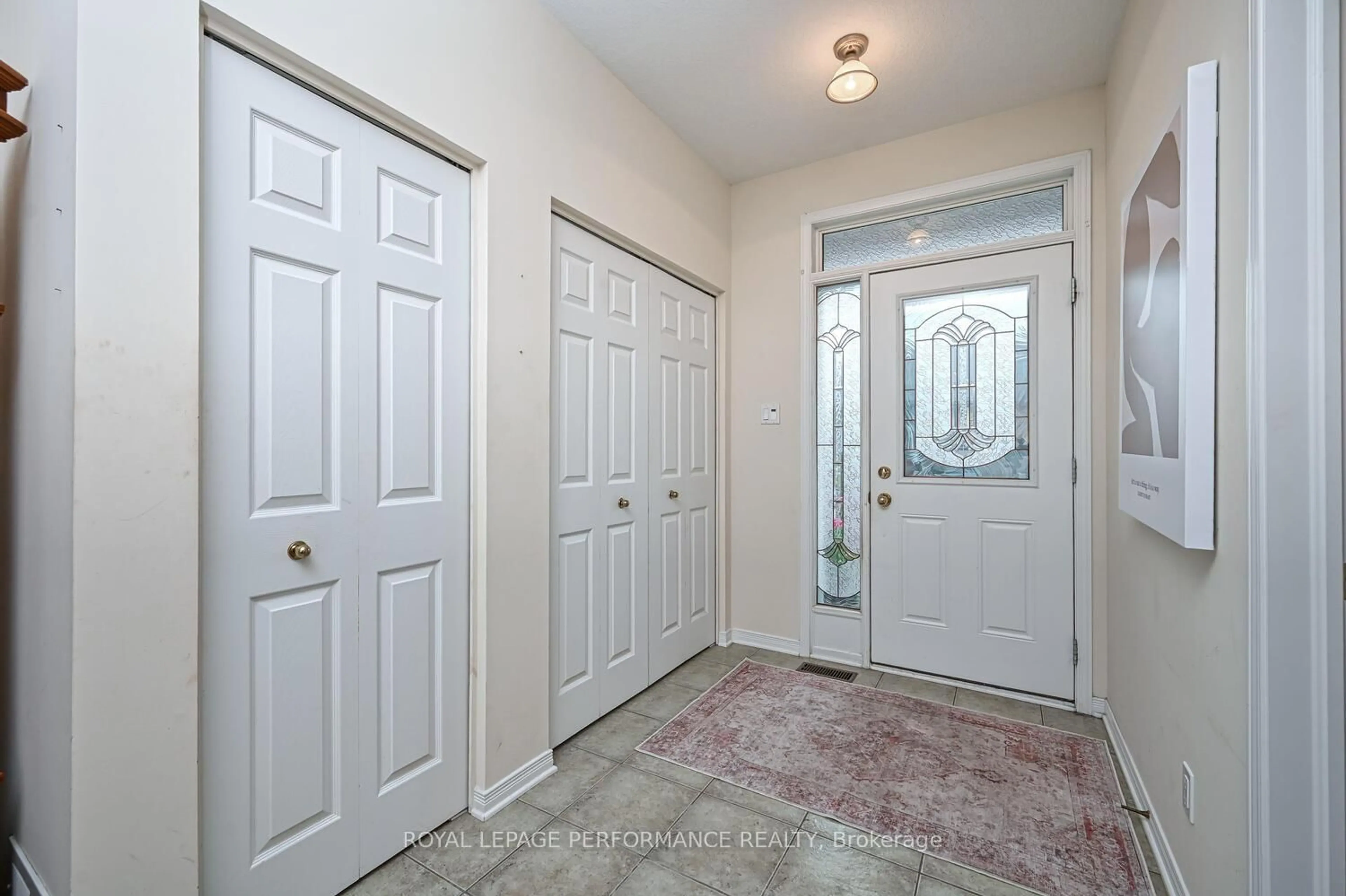 Indoor entryway for 129 Maple Key Private, Ottawa Ontario K1T 0E2
