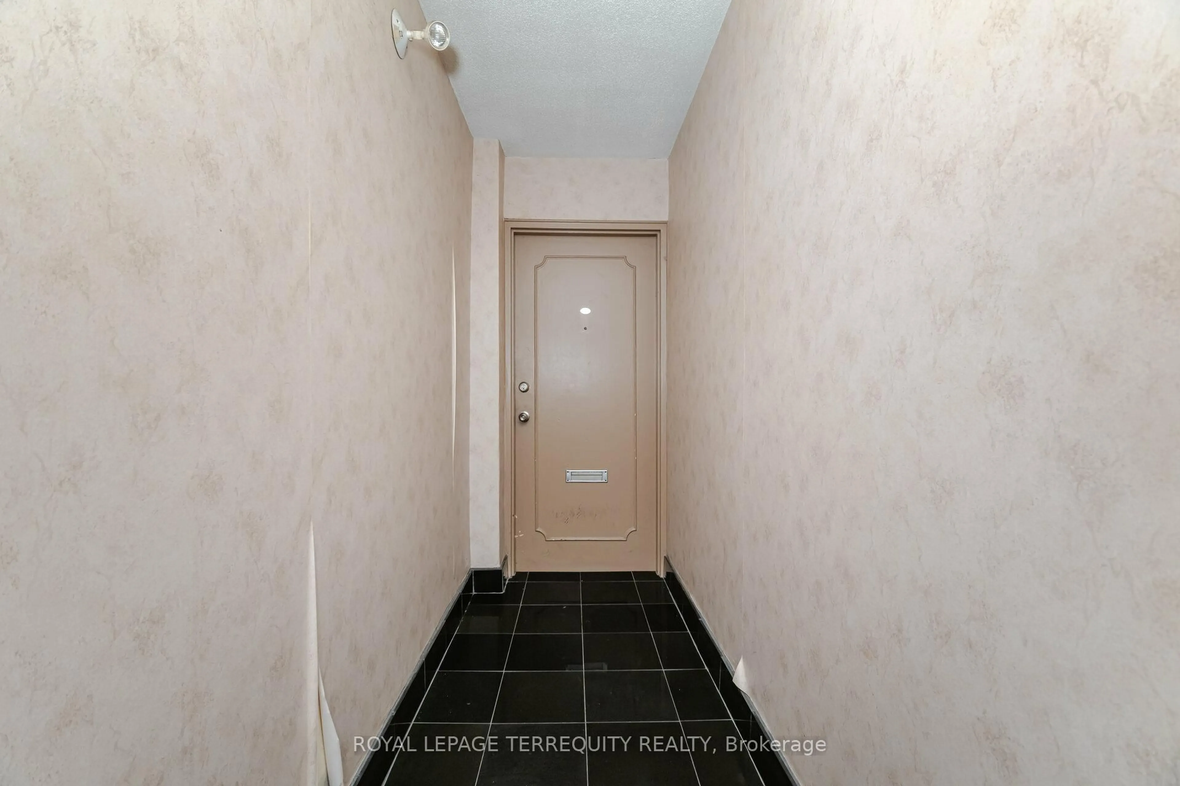 Unknown for 81 Charlton Ave #101, Hamilton Ontario L8N 1Y7