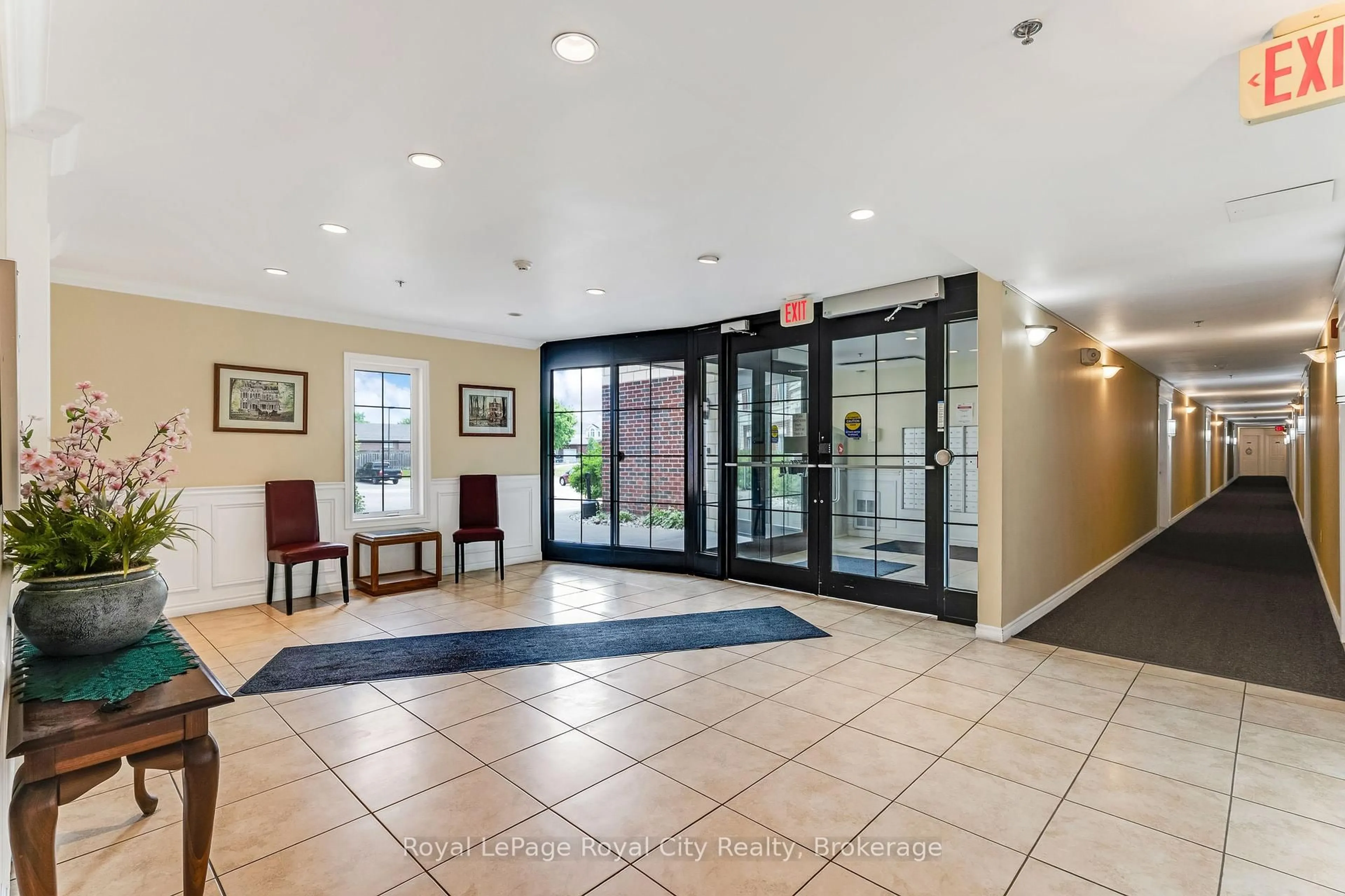 Indoor foyer for 308 Watson Pkwy #110, Guelph Ontario N1E 0G7