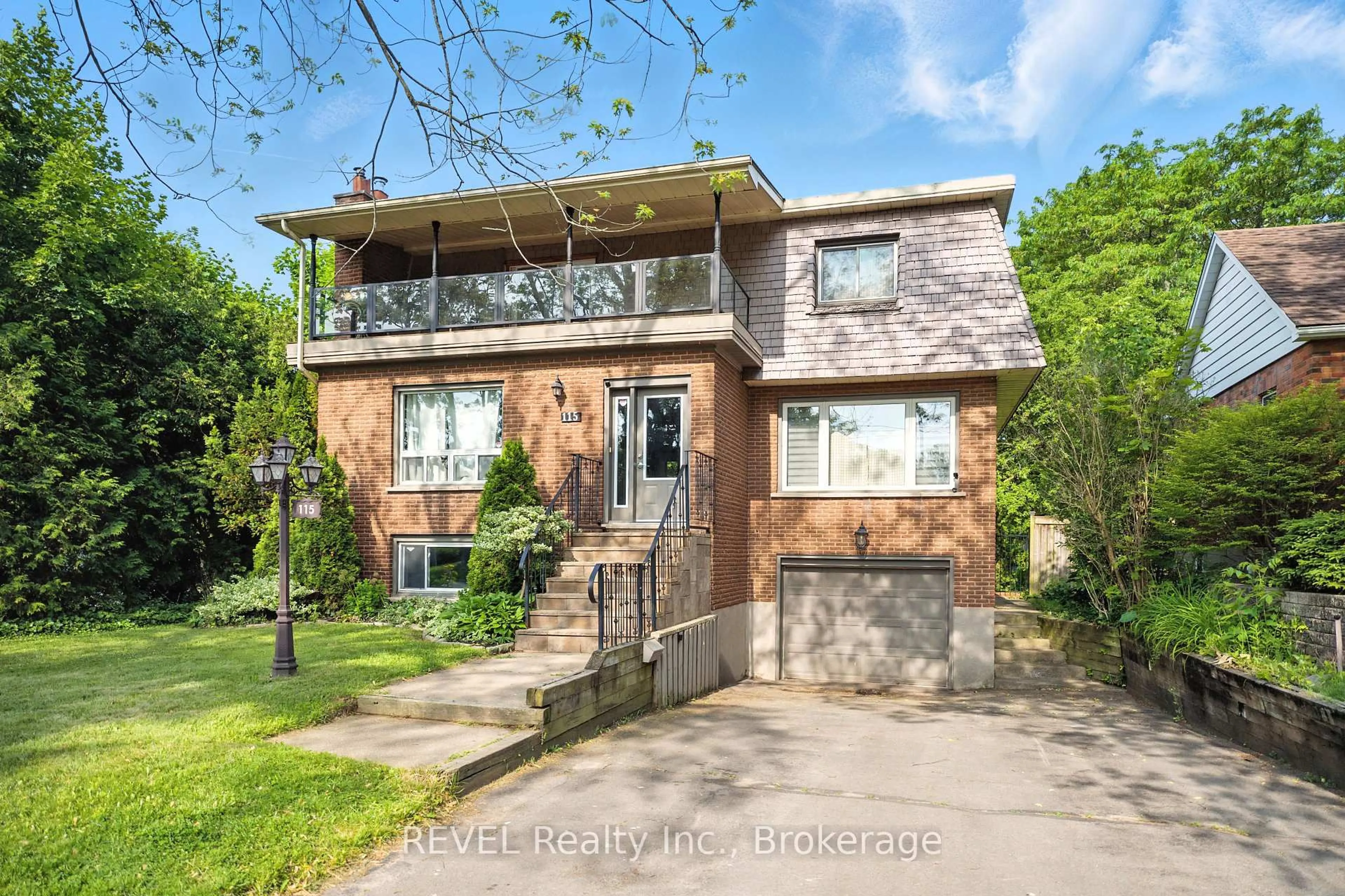 Home with brick exterior material, street for 115 Edgar St, Welland Ontario L3C 1S9