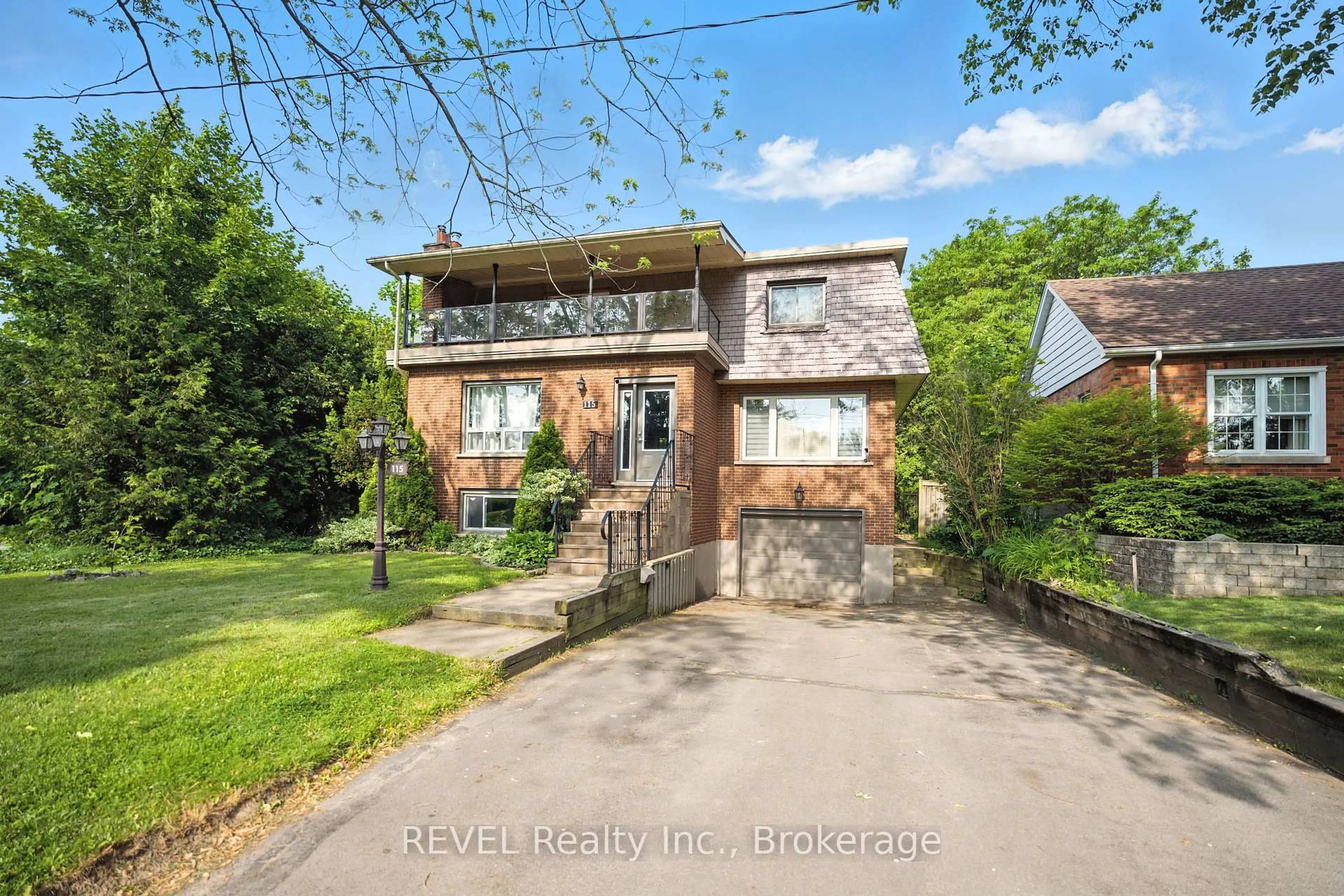 Home with brick exterior material, street for 115 Edgar St, Welland Ontario L3C 1S9