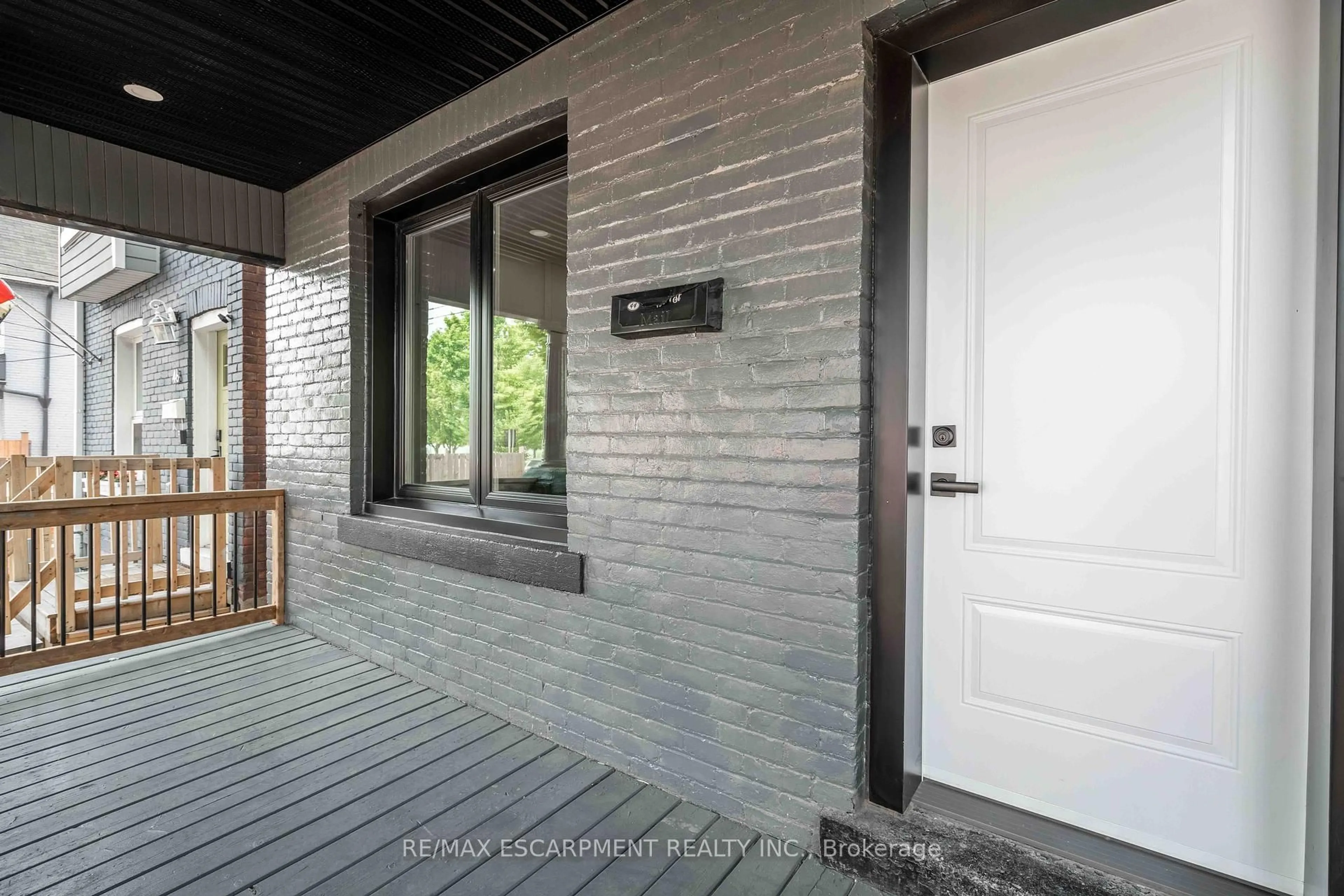 Unknown for 44 Lloyd St, Hamilton Ontario L8L 3H4