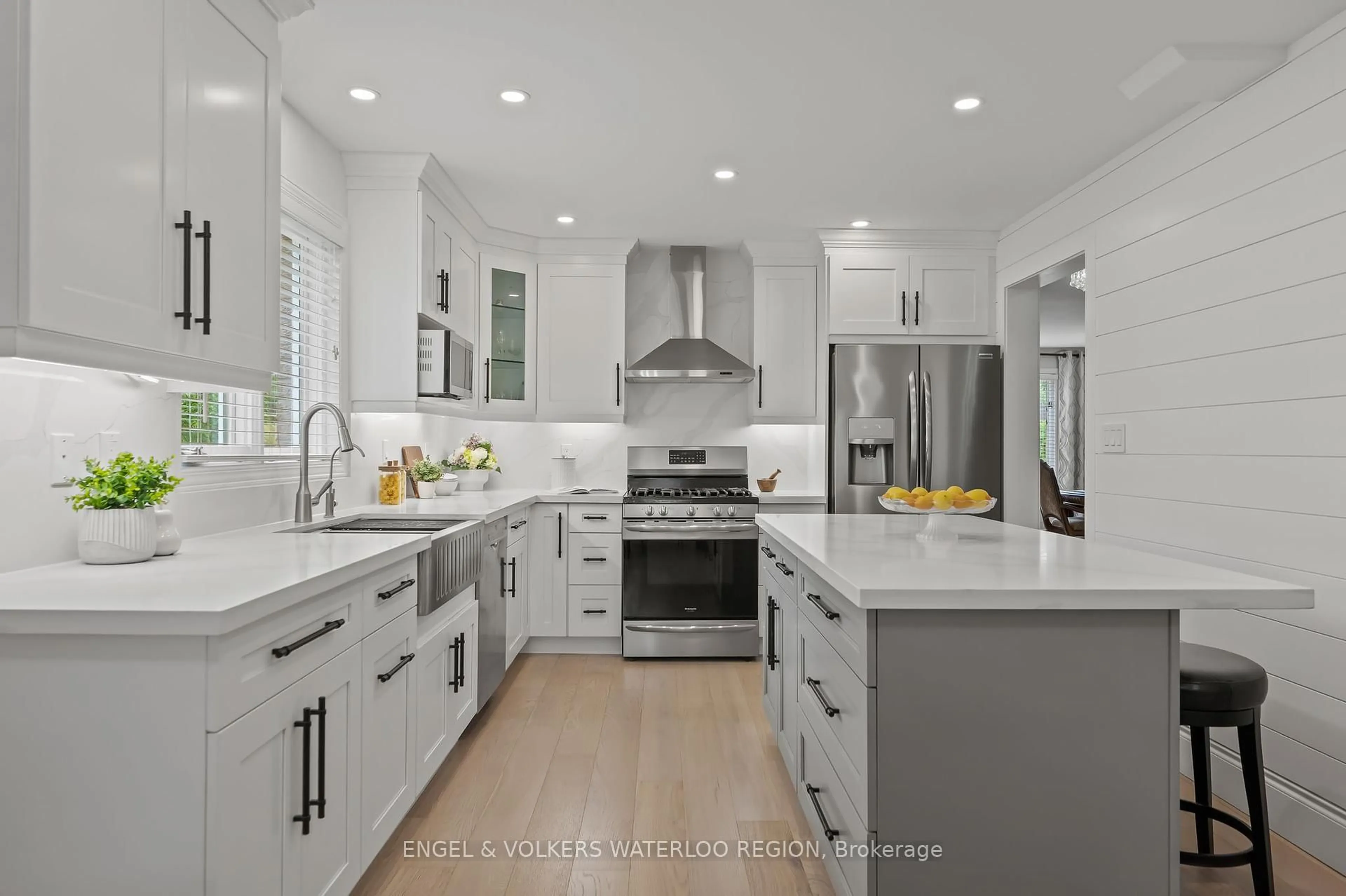 Contemporary kitchen, ceramic/tile floor for 485 Beckwith Crt, Waterloo Ontario N2T 2H1