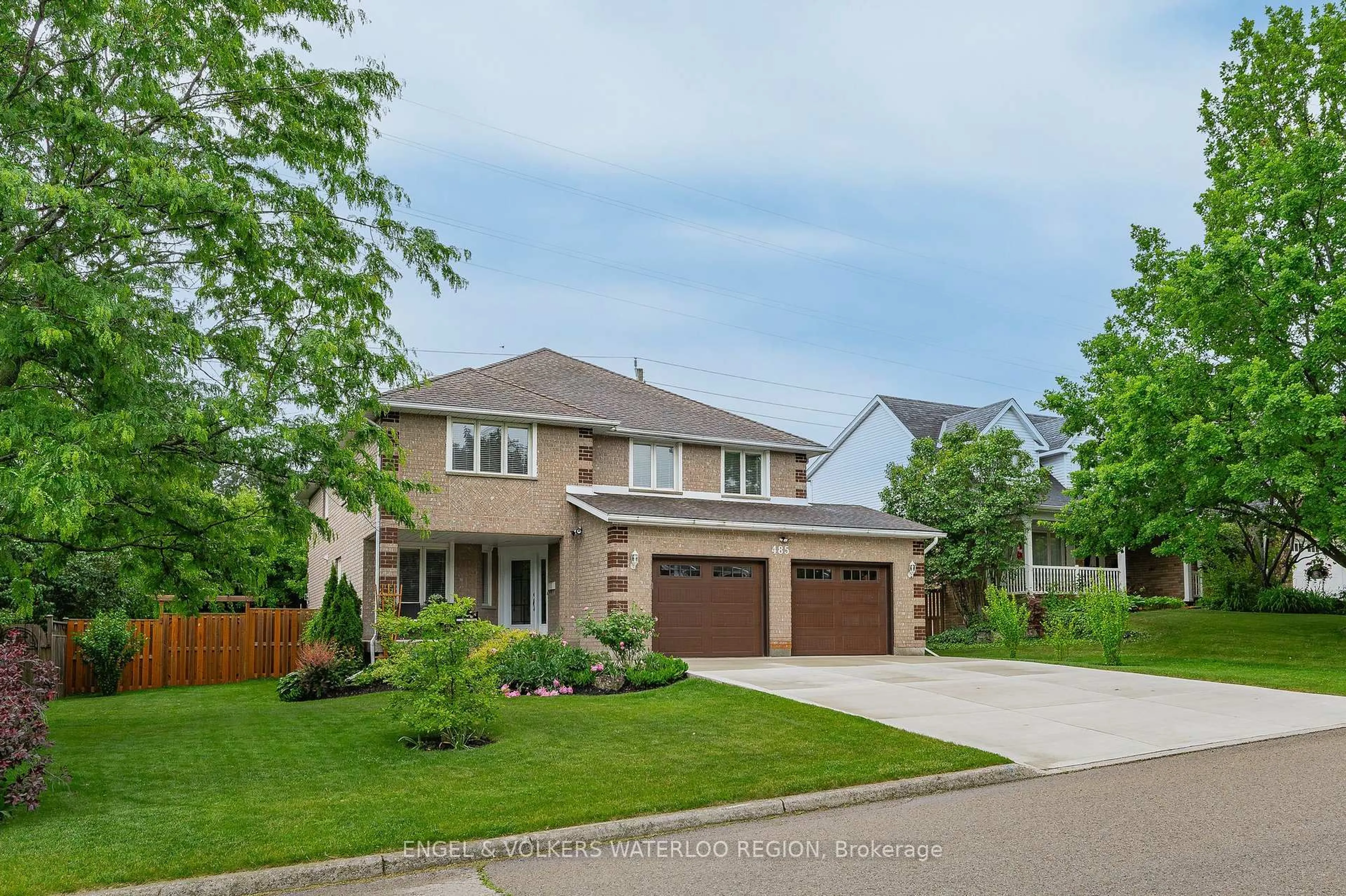Home with brick exterior material, street for 485 Beckwith Crt, Waterloo Ontario N2T 2H1