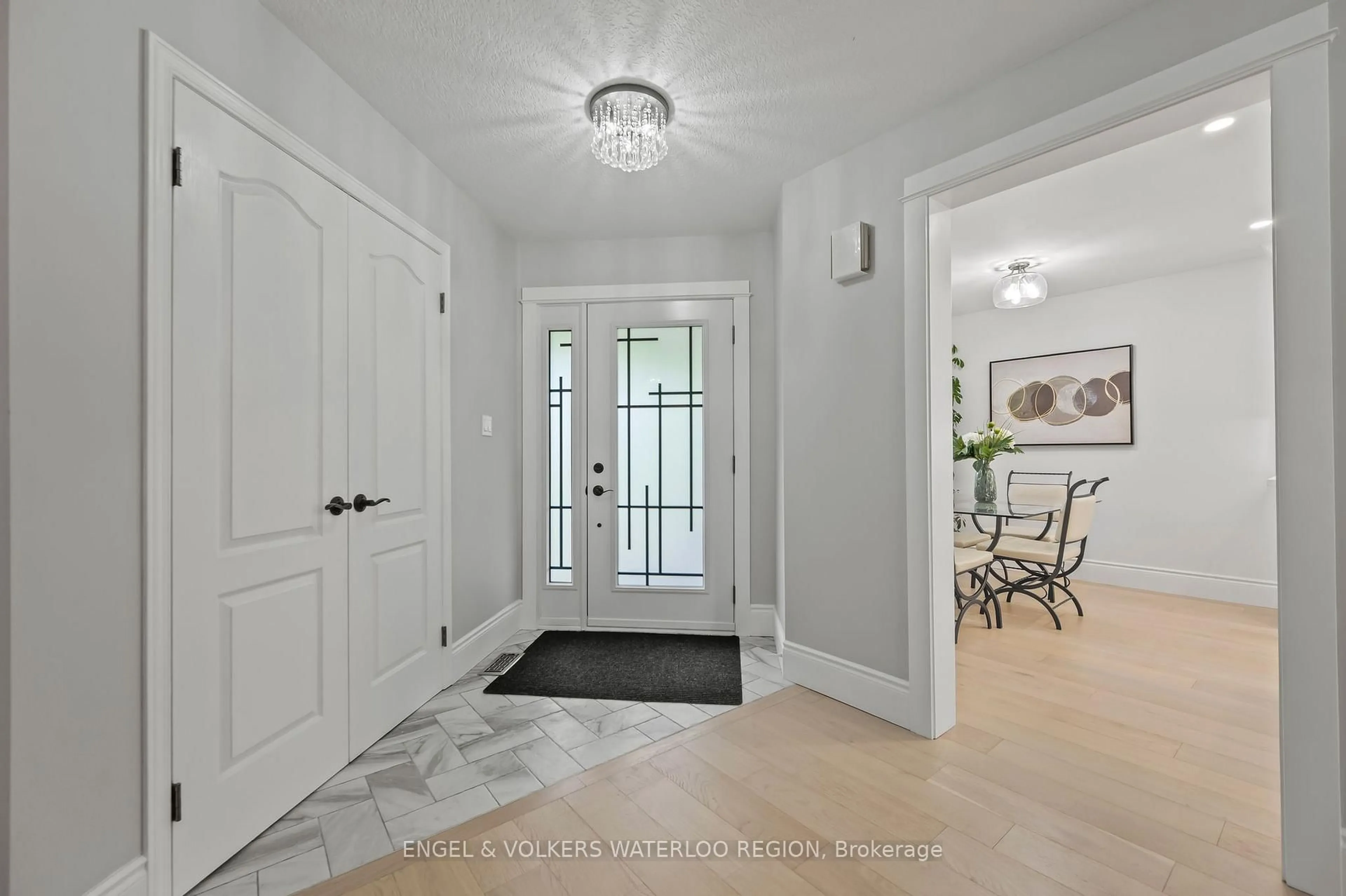 Indoor entryway for 485 Beckwith Crt, Waterloo Ontario N2T 2H1