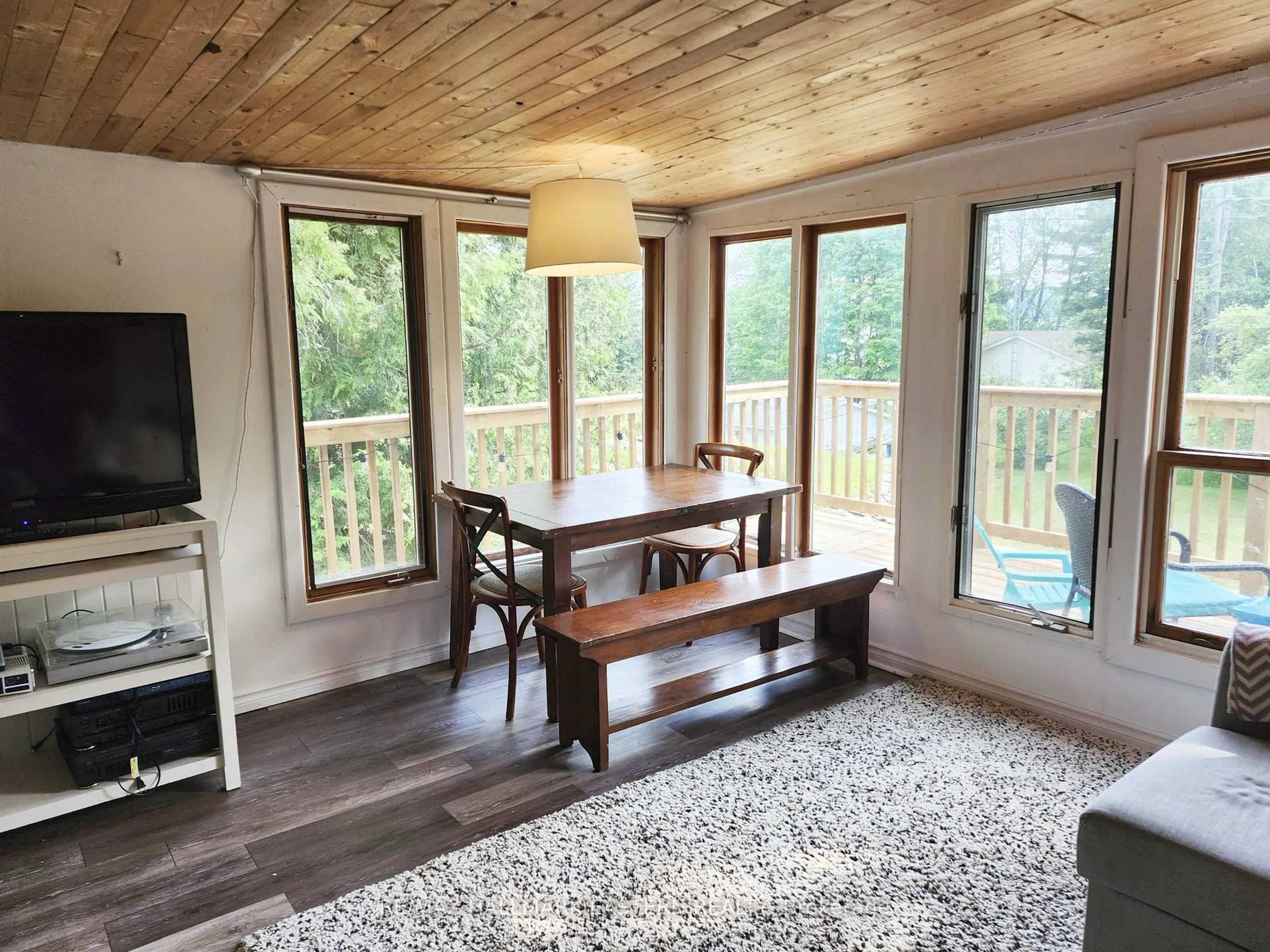 Dining room, wood/laminate floor for 106 LAKEVIEW Cres, North Kawartha Ontario K0L 1A0