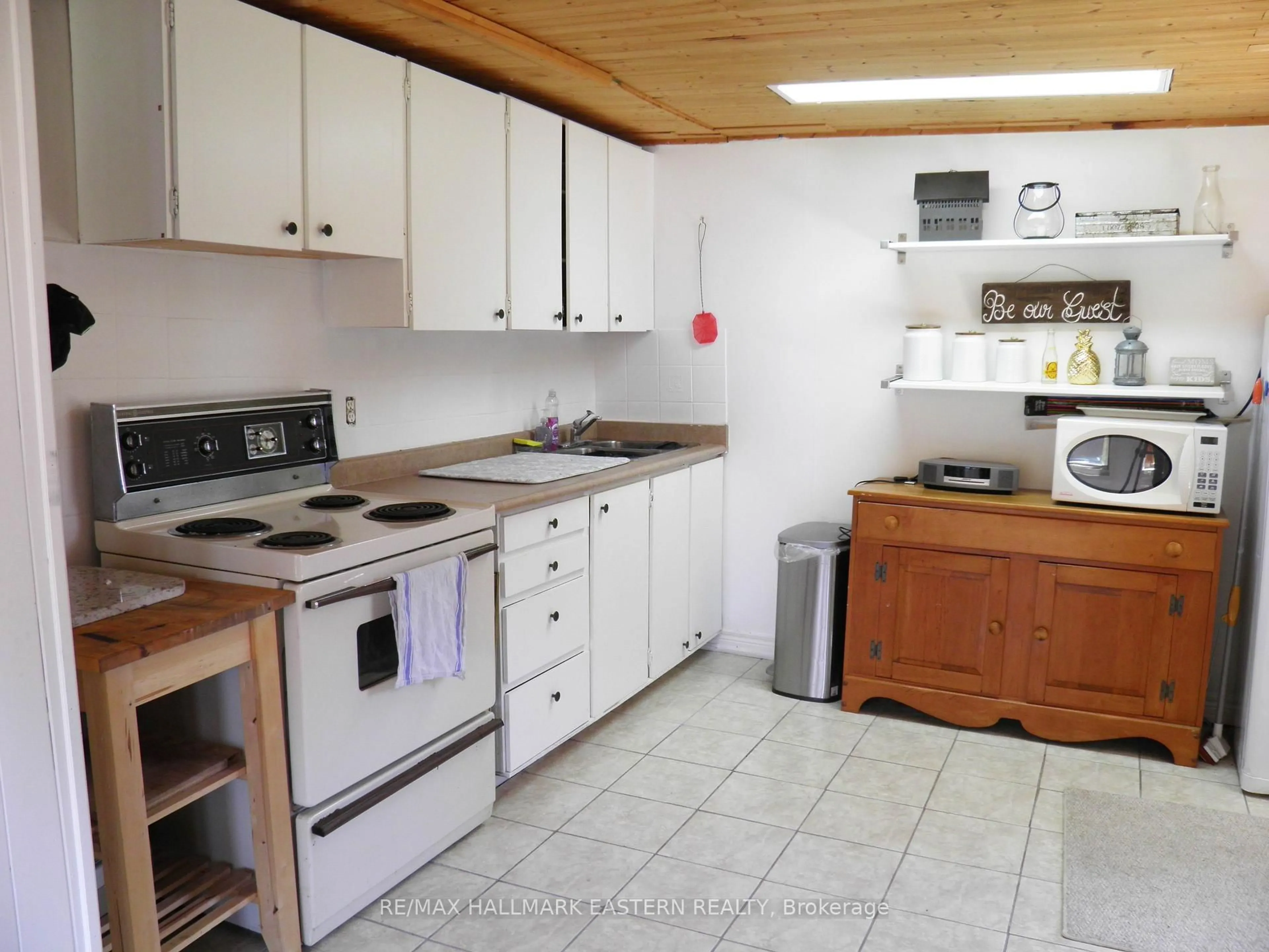 Standard kitchen, unknown for 106 LAKEVIEW Cres, North Kawartha Ontario K0L 1A0