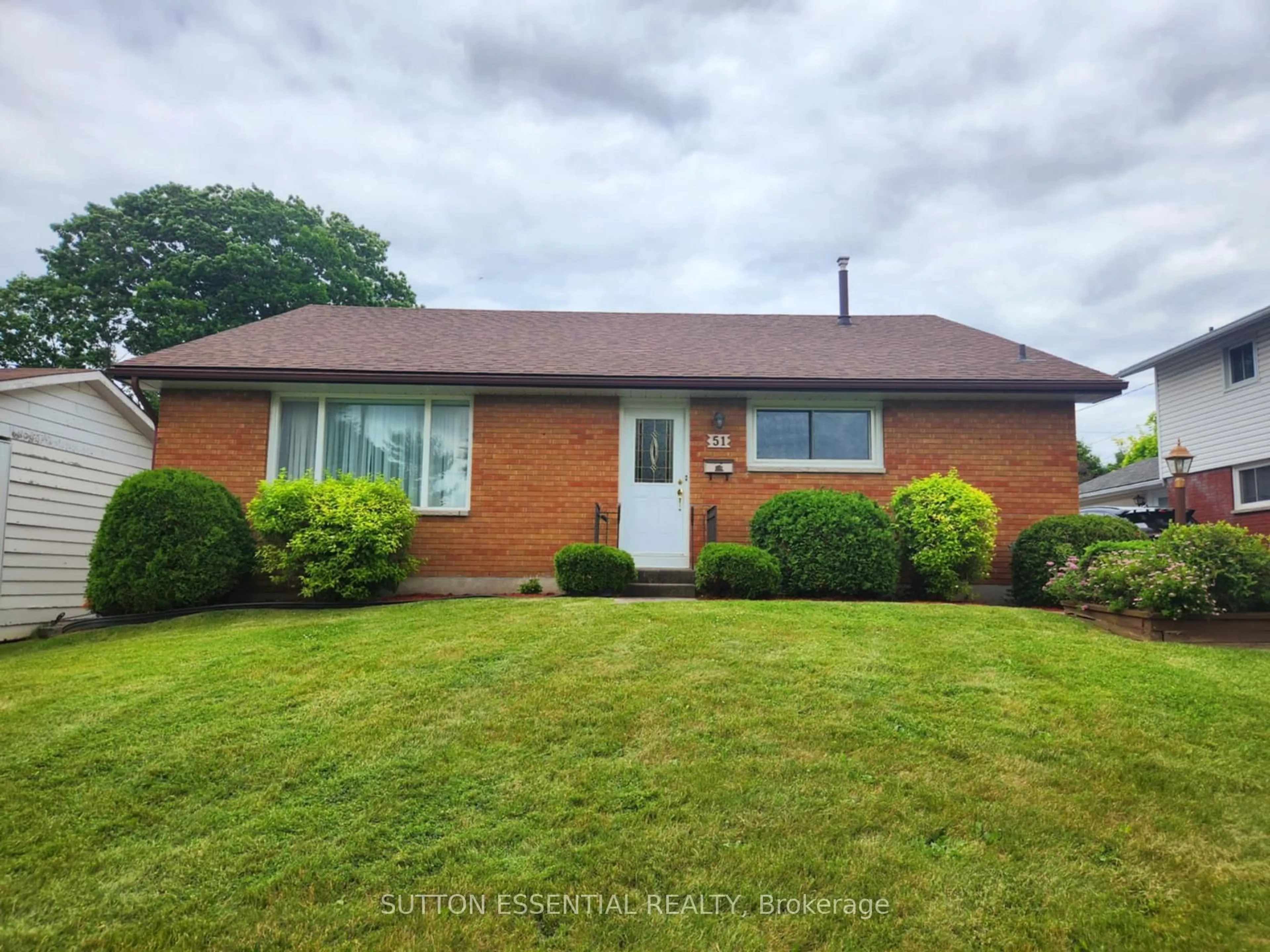 Unknown for 51 Manor Dr, Brockville Ontario K6V 3E5