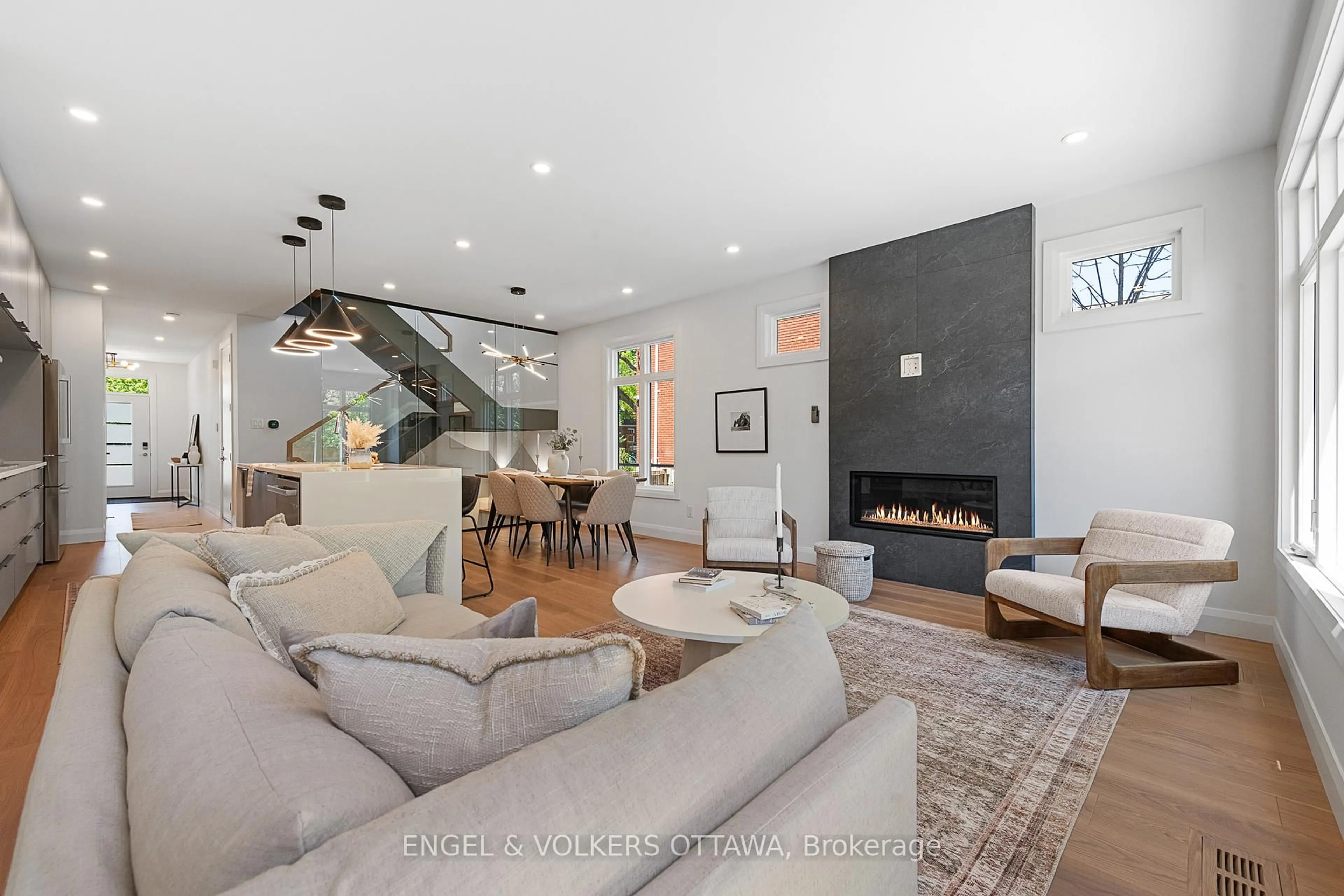 Living room with furniture, unknown for 491 Highcroft Ave, Ottawa Ontario K1Z 5J3