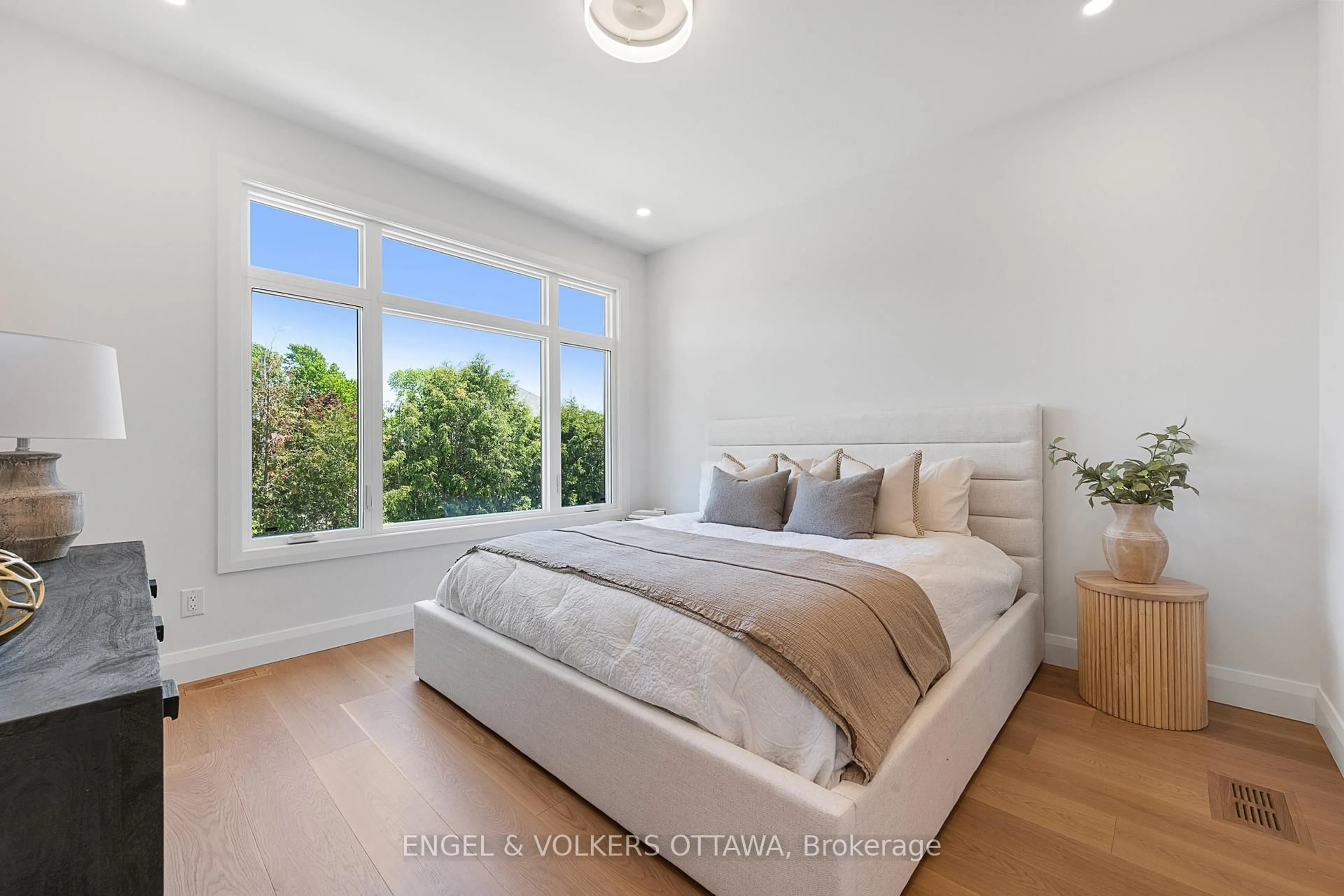 Bedroom with bed, unknown for 491 Highcroft Ave, Ottawa Ontario K1Z 5J3