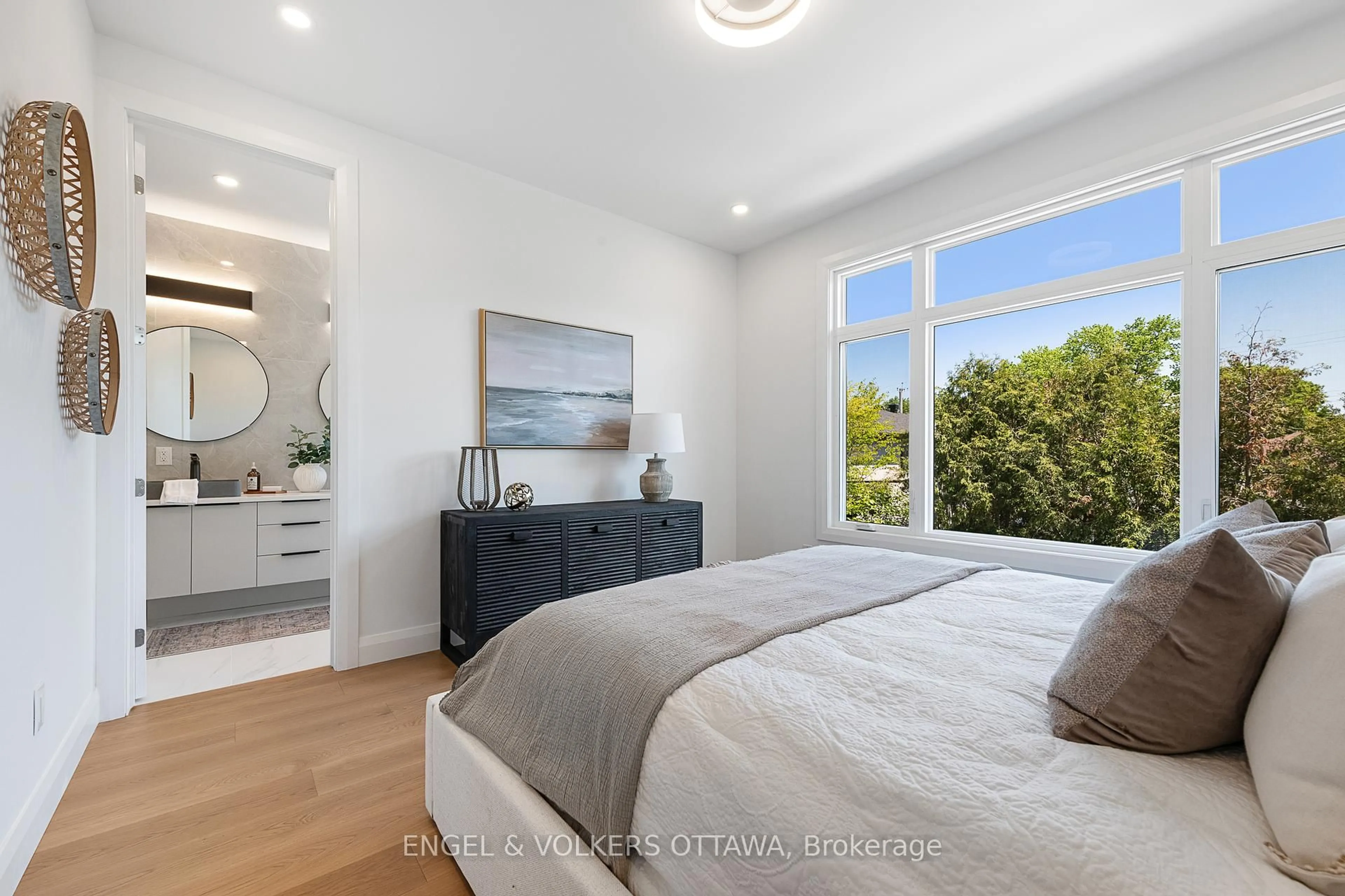 Bedroom with bed, unknown for 491 Highcroft Ave, Ottawa Ontario K1Z 5J3