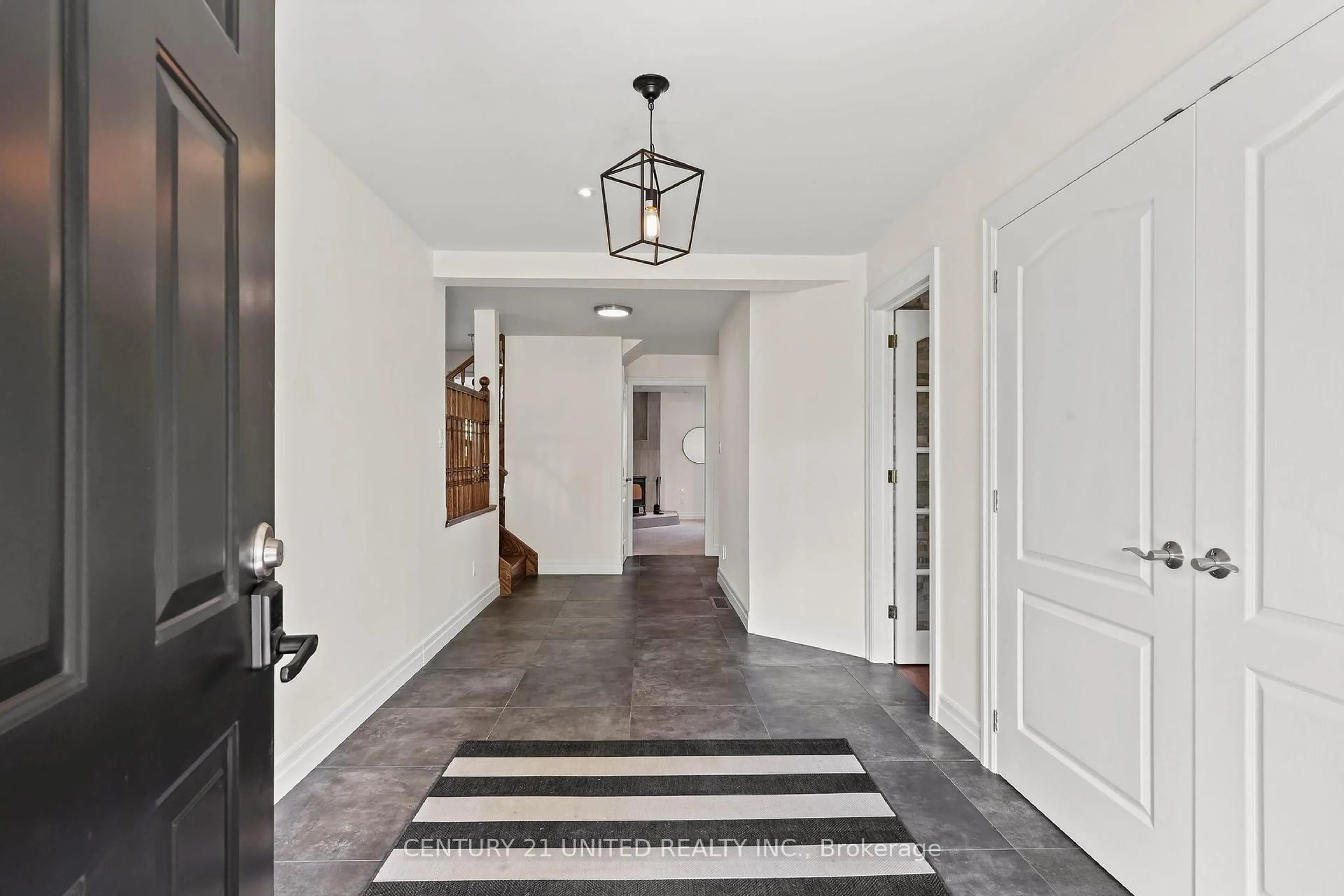 Indoor entryway for 748 Rothesay Ave, Cavan Monaghan Ontario K9J 6X4