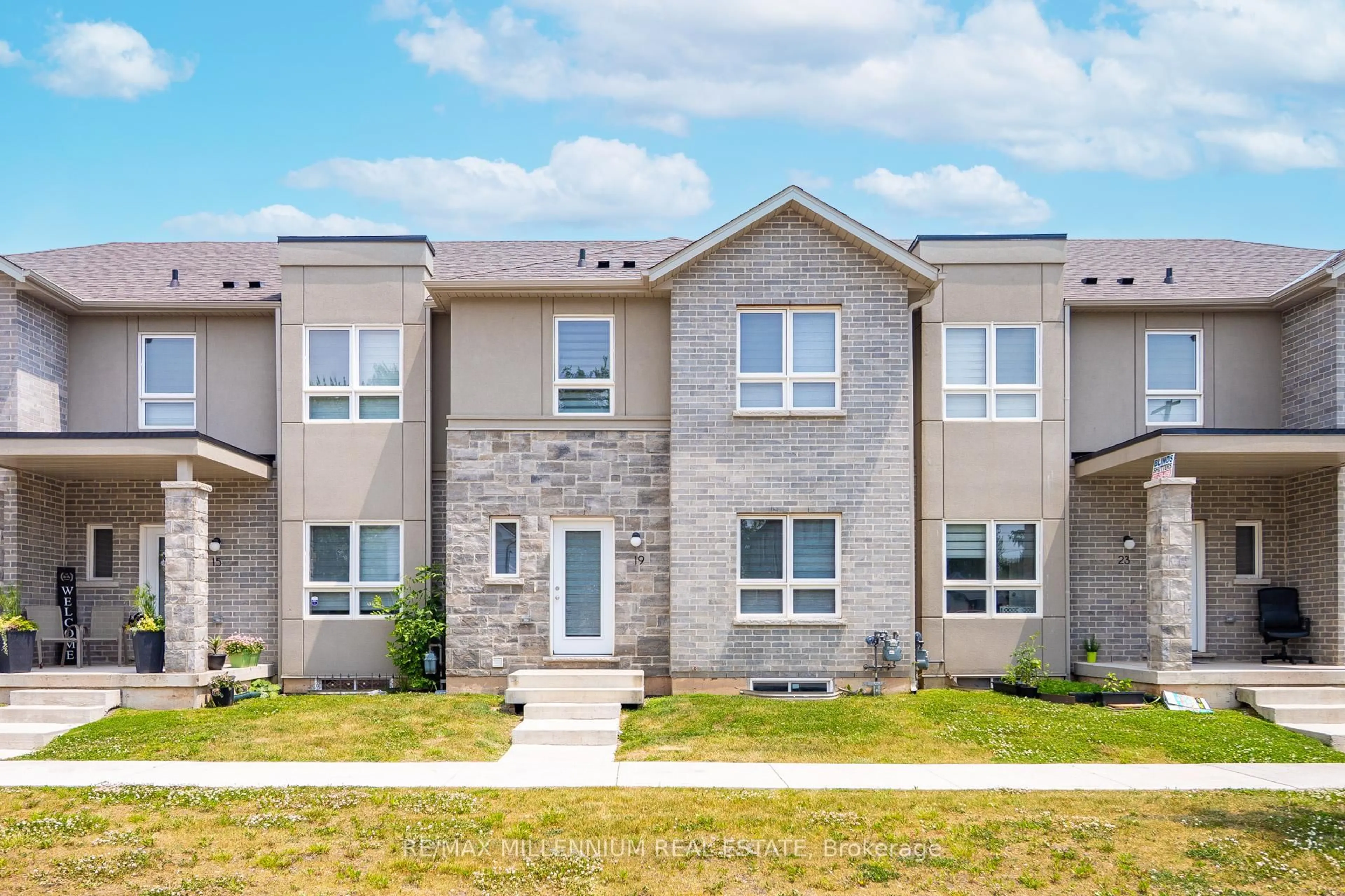 Home with brick exterior material, building for 19 Perenack Ave, Welland Ontario L3C 5L5
