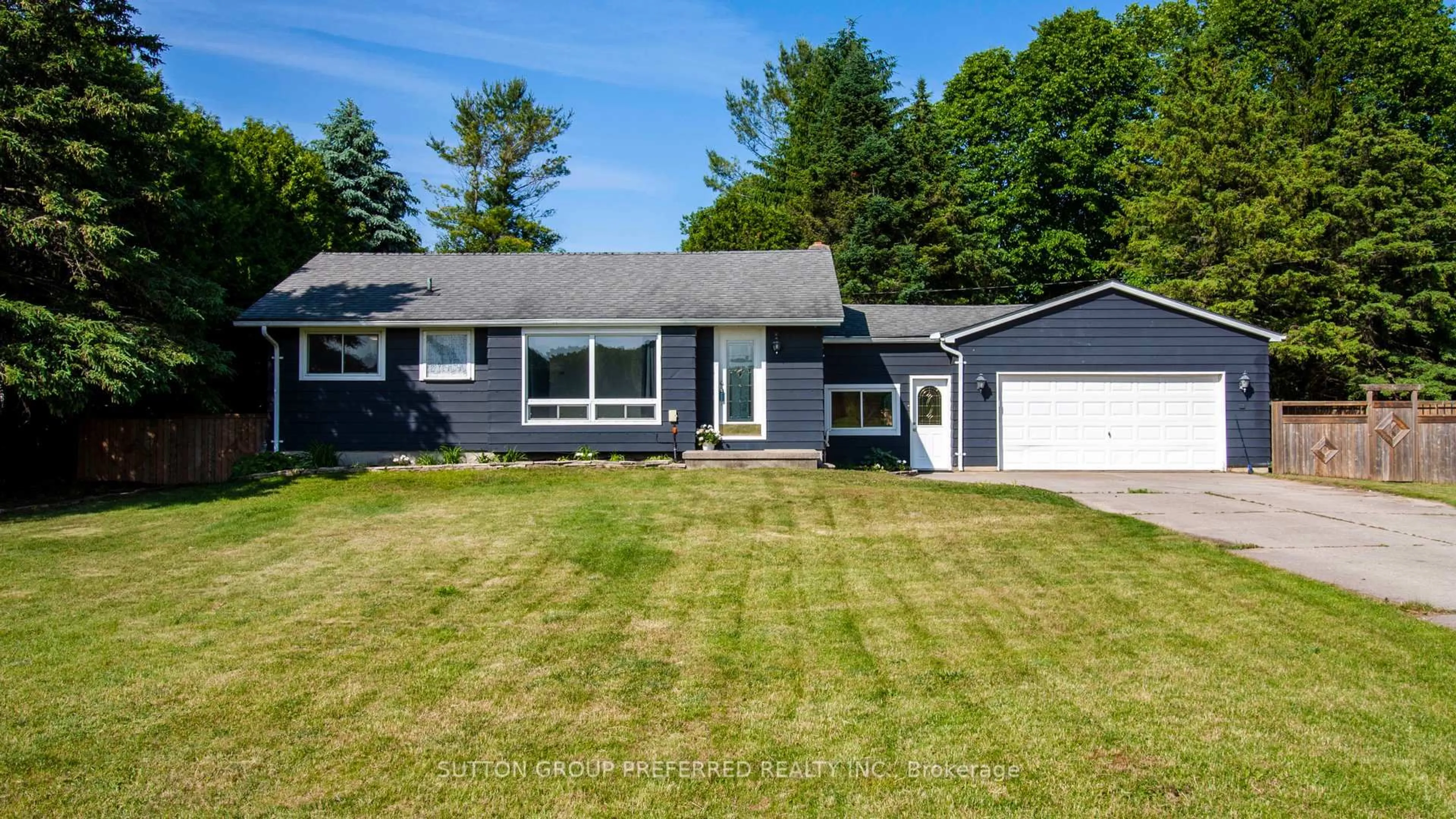 Home with vinyl exterior material, street for 10054 Graham Rd, West Elgin Ontario N0L 2P0