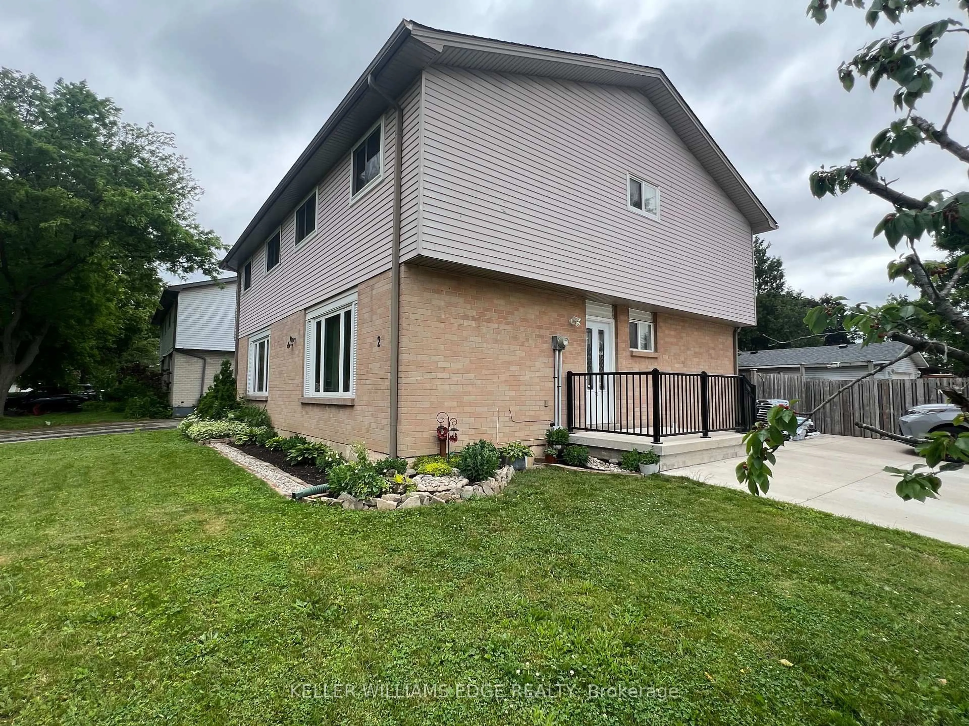 Unknown for 2 Golden Orchard Dr, Hamilton Ontario L9C 6J5