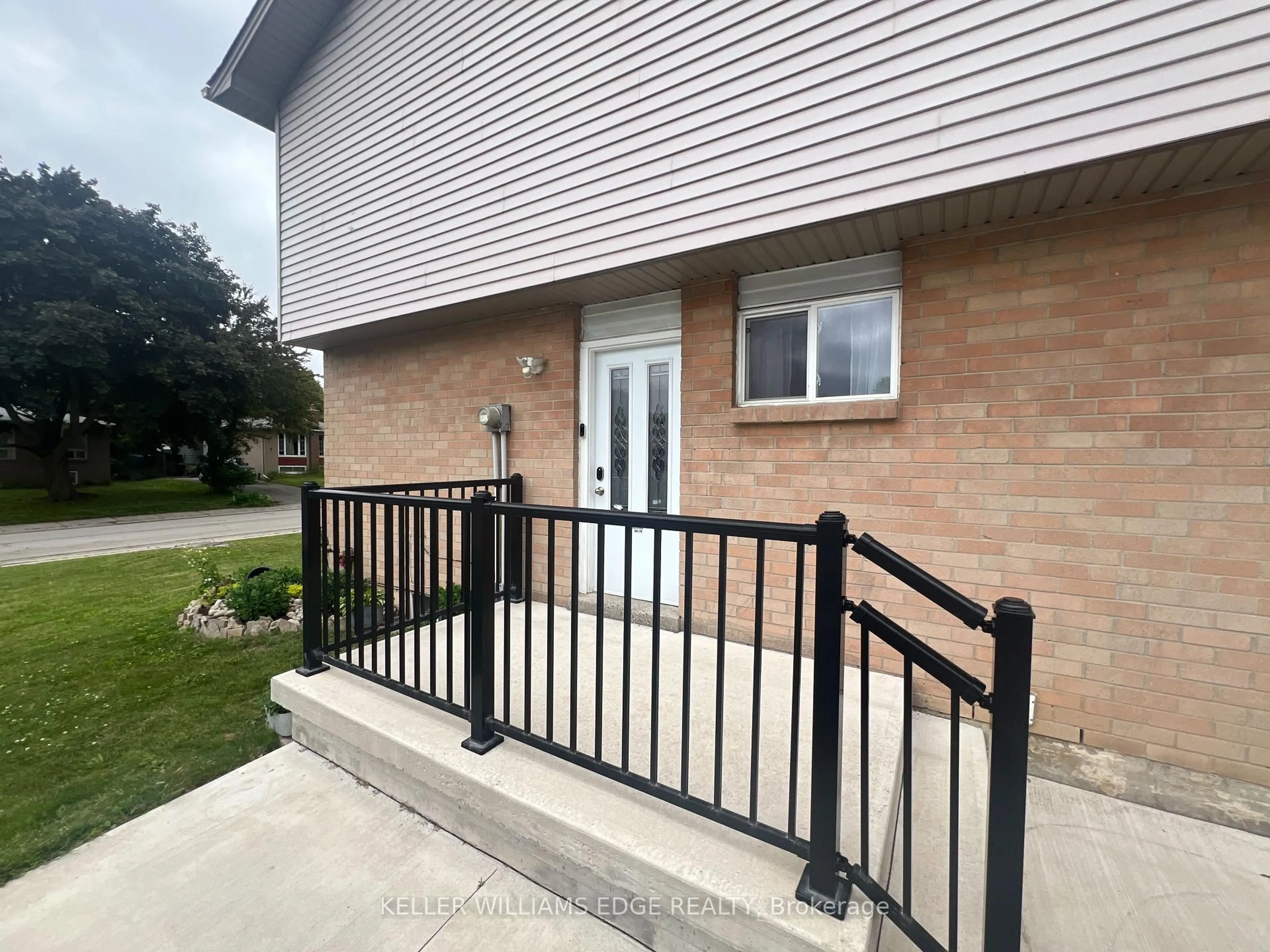 Unknown for 2 Golden Orchard Dr, Hamilton Ontario L9C 6J5