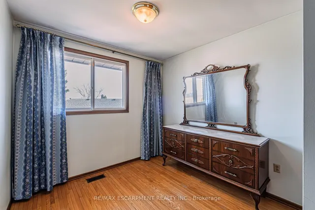 Additional property image - 20 Harvard Pl
