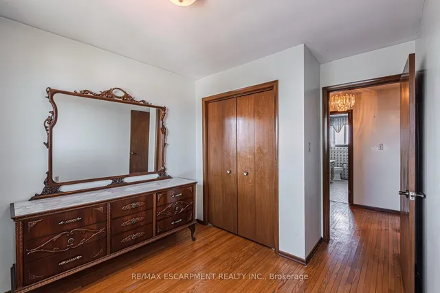 Additional property image - 20 Harvard Pl