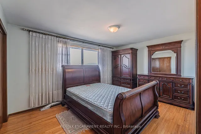 Additional property image - 20 Harvard Pl