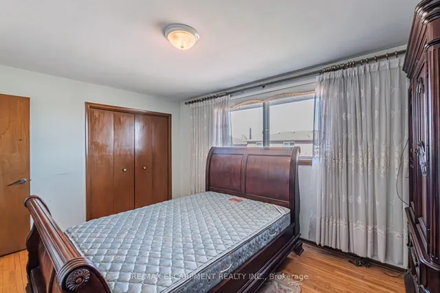 Additional property image - 20 Harvard Pl