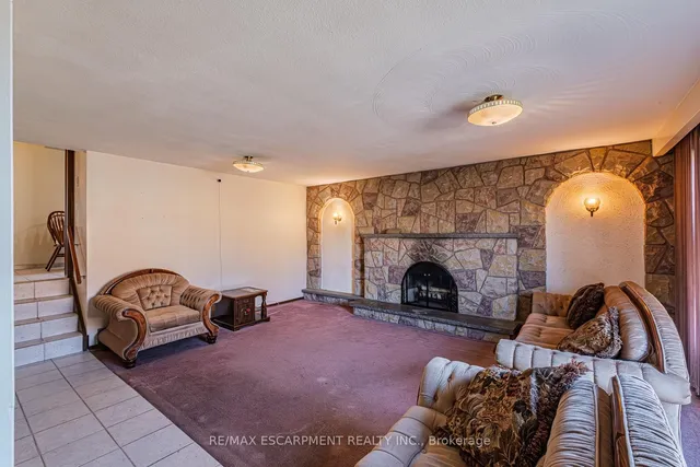 Additional property image - 20 Harvard Pl