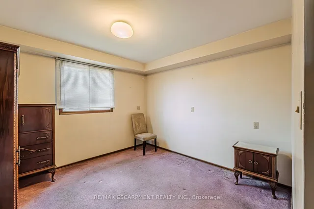 Additional property image - 20 Harvard Pl