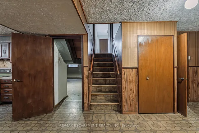Additional property image - 20 Harvard Pl