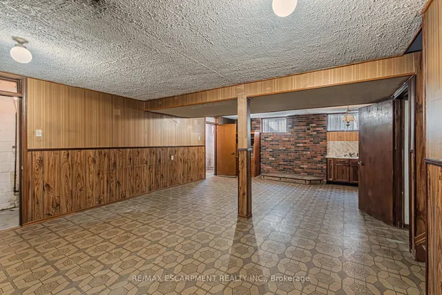 Additional property image - 20 Harvard Pl