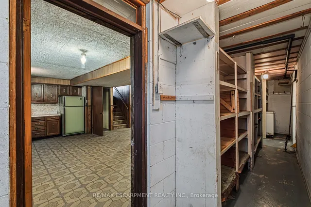 Additional property image - 20 Harvard Pl