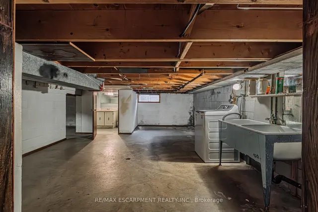 Additional property image - 20 Harvard Pl