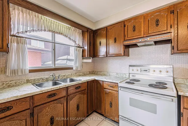 Additional property image - 20 Harvard Pl