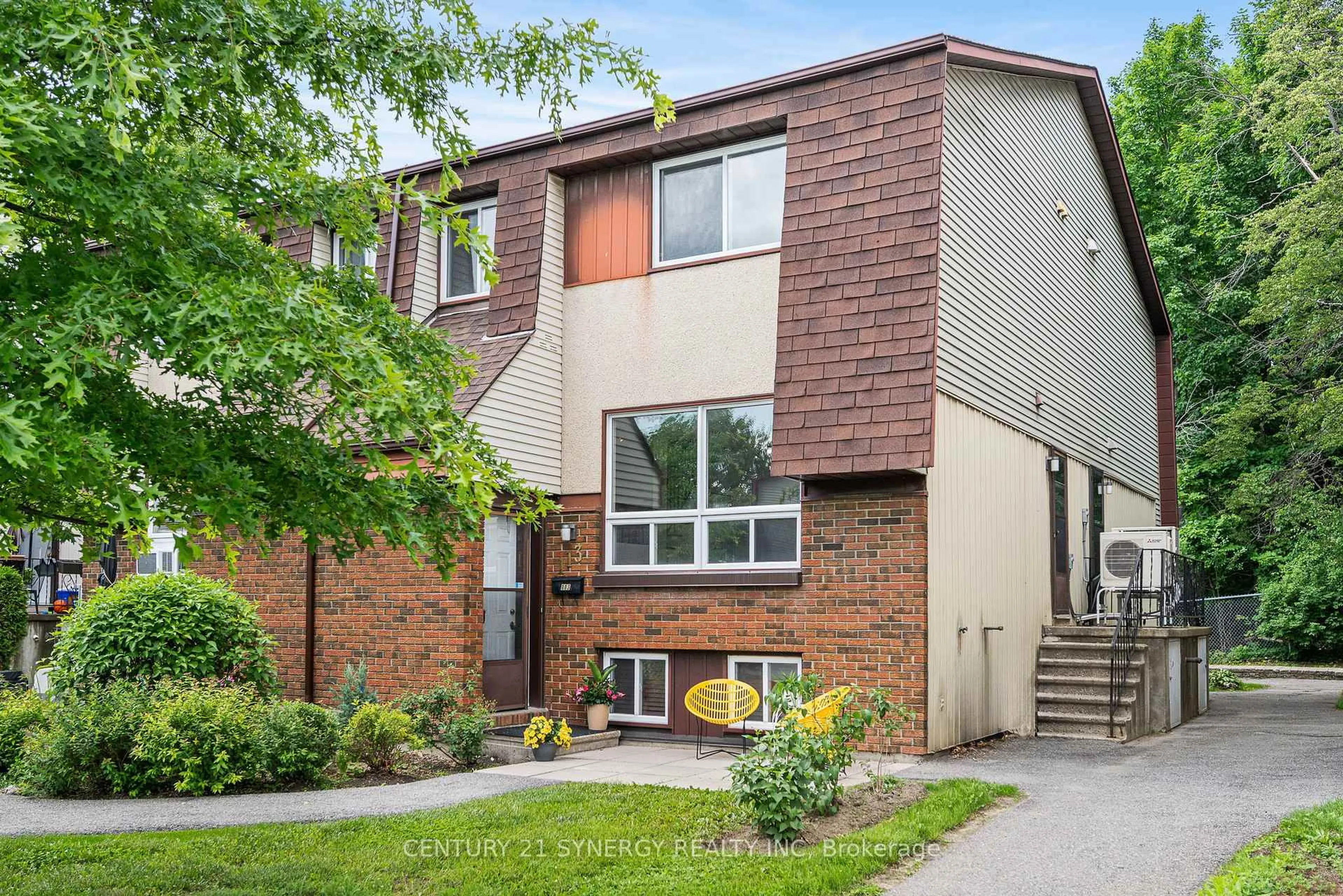 Home with brick exterior material, street for 113 Renova Private, Ottawa Ontario K1G 4C7