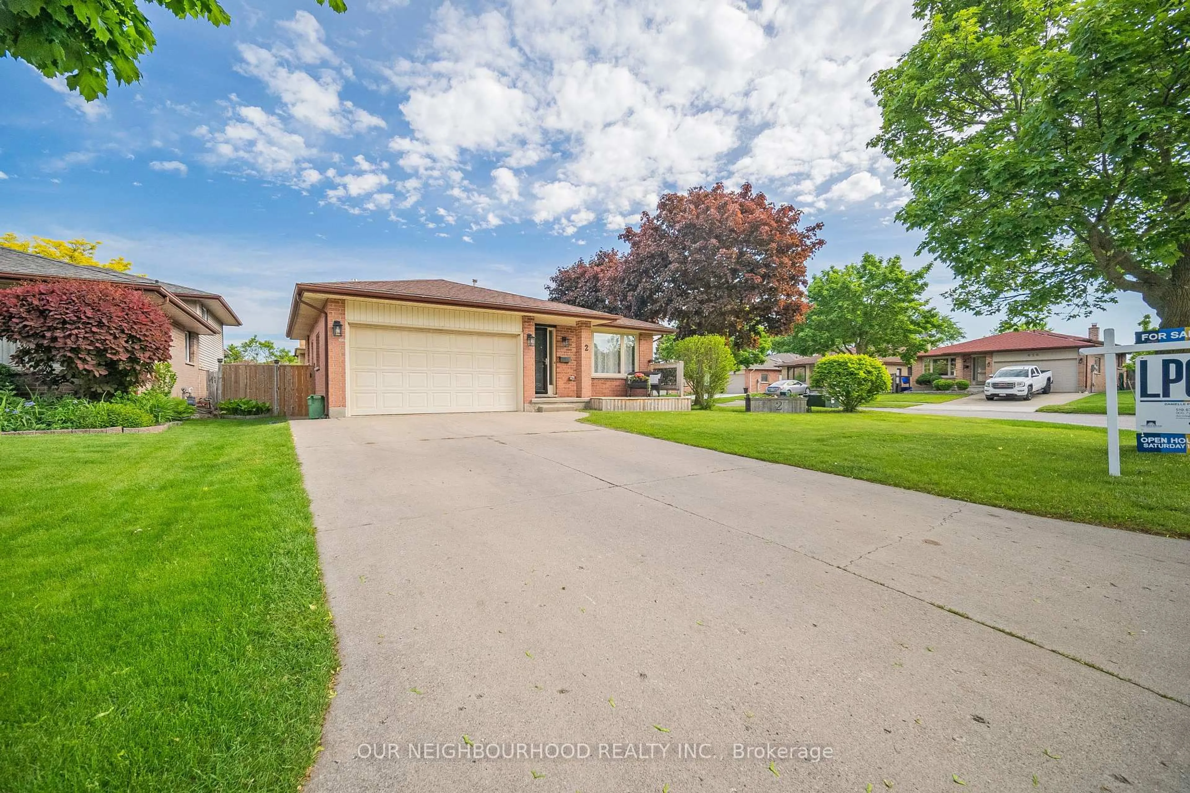 A pic from outside/outdoor area/front of a property/back of a property/a pic from drone, street for 2 Woodfern Rd, London East Ontario N5W 5X7