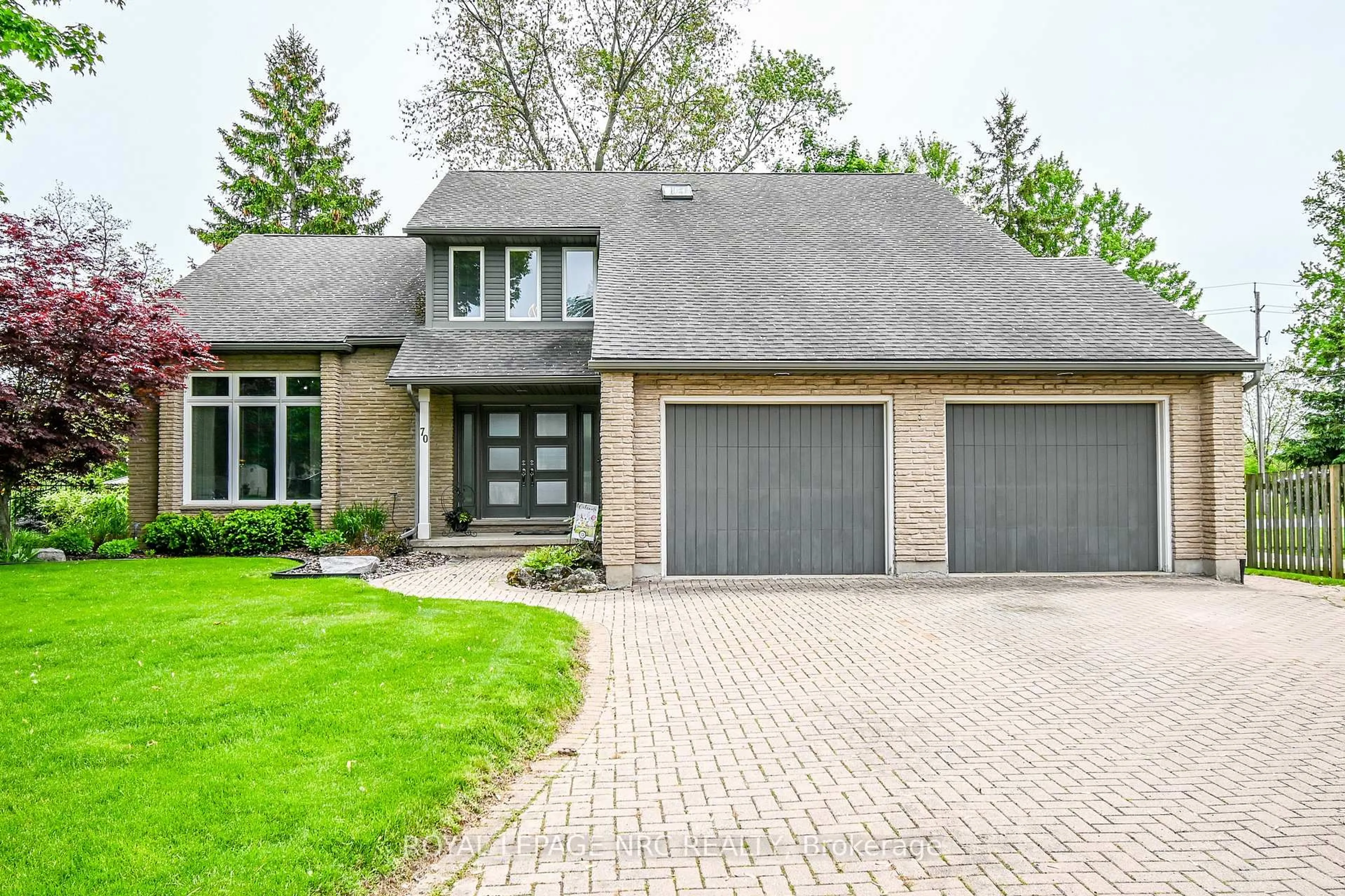 Home with brick exterior material, street for 70 Stefanie Cres, Welland Ontario L3C 6X8