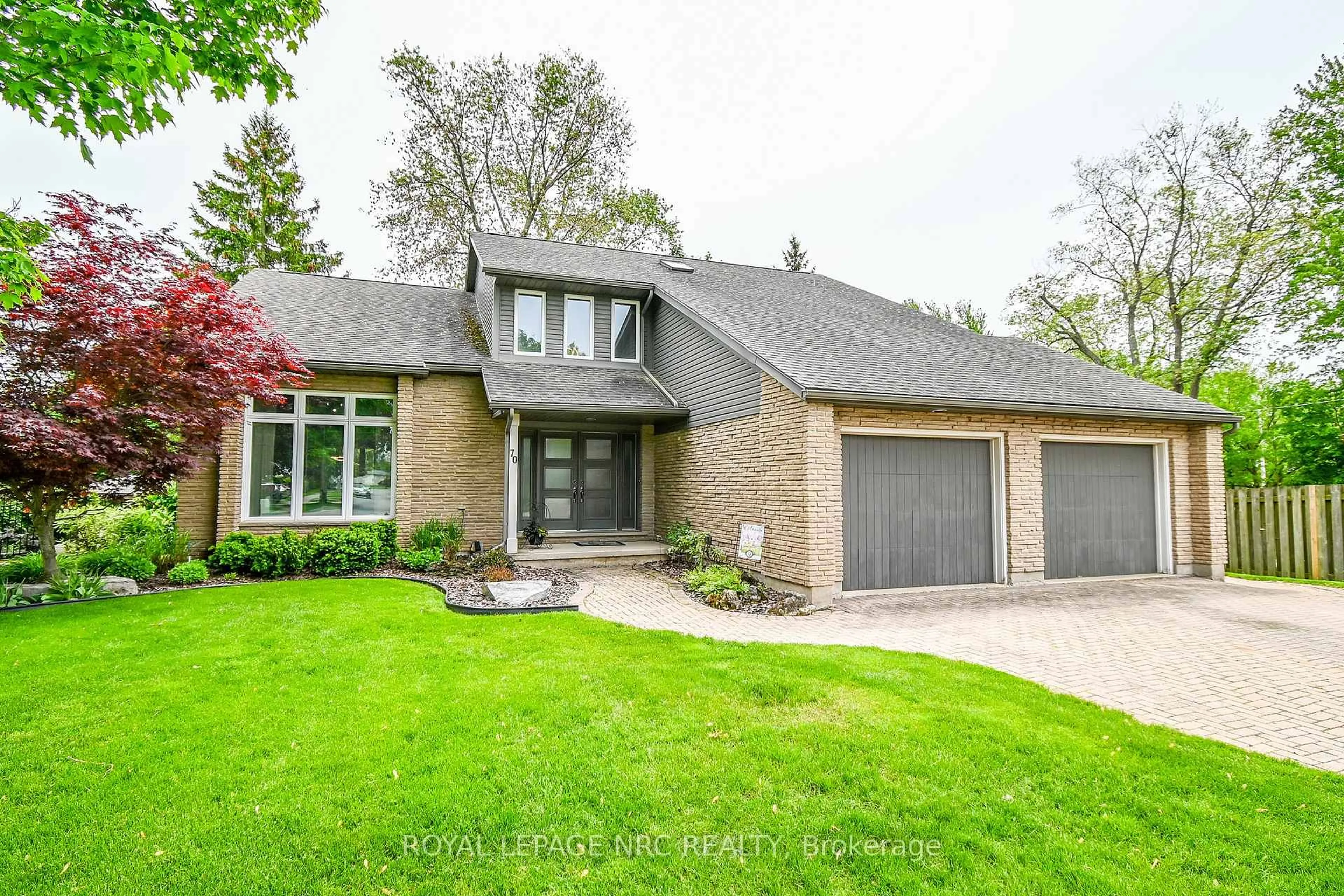 Home with brick exterior material, street for 70 Stefanie Cres, Welland Ontario L3C 6X8