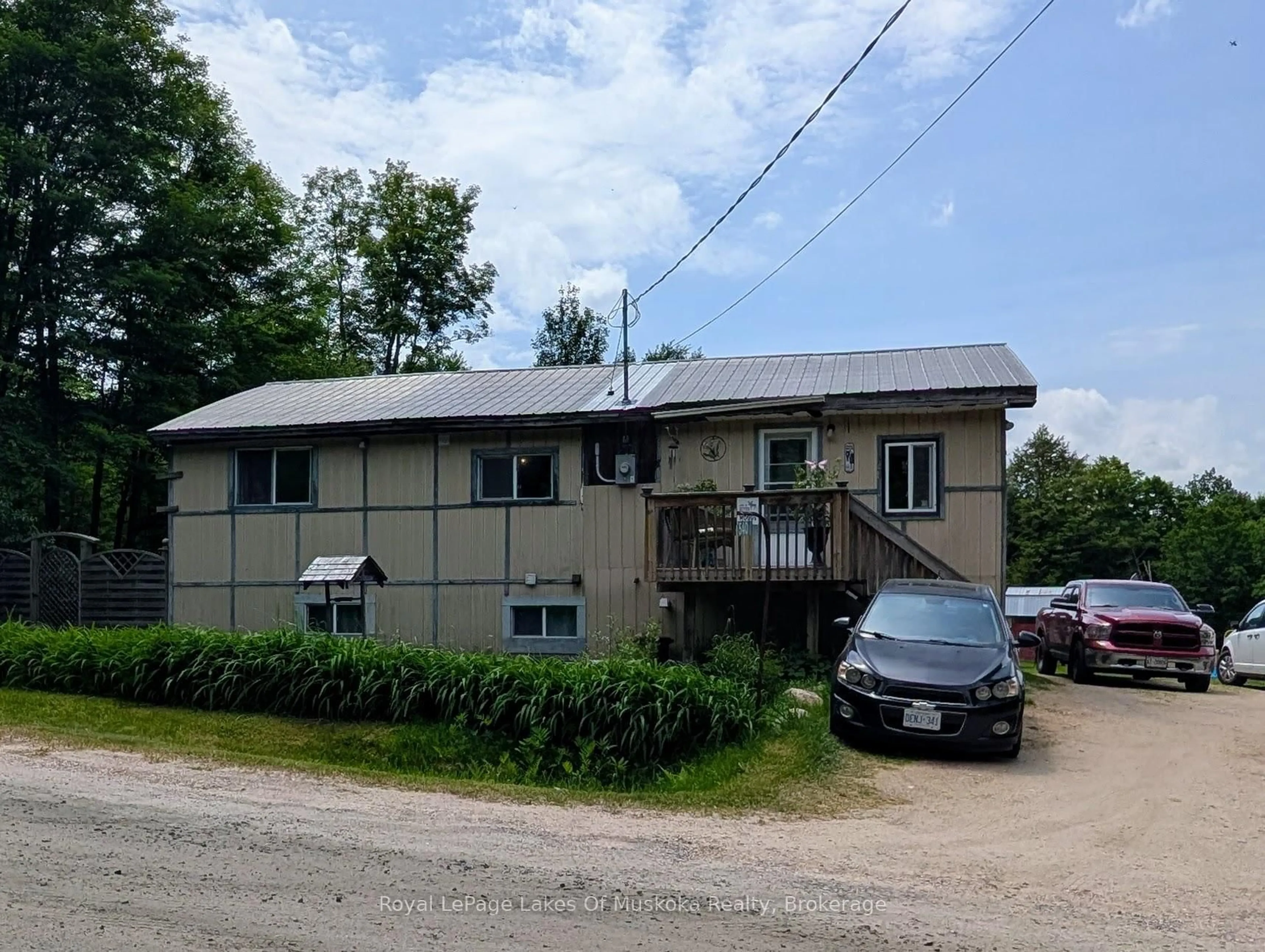 A pic from outside/outdoor area/front of a property/back of a property/a pic from drone, building for 540 Hamilton Lake Rd, Machar Ontario P0A 1X0