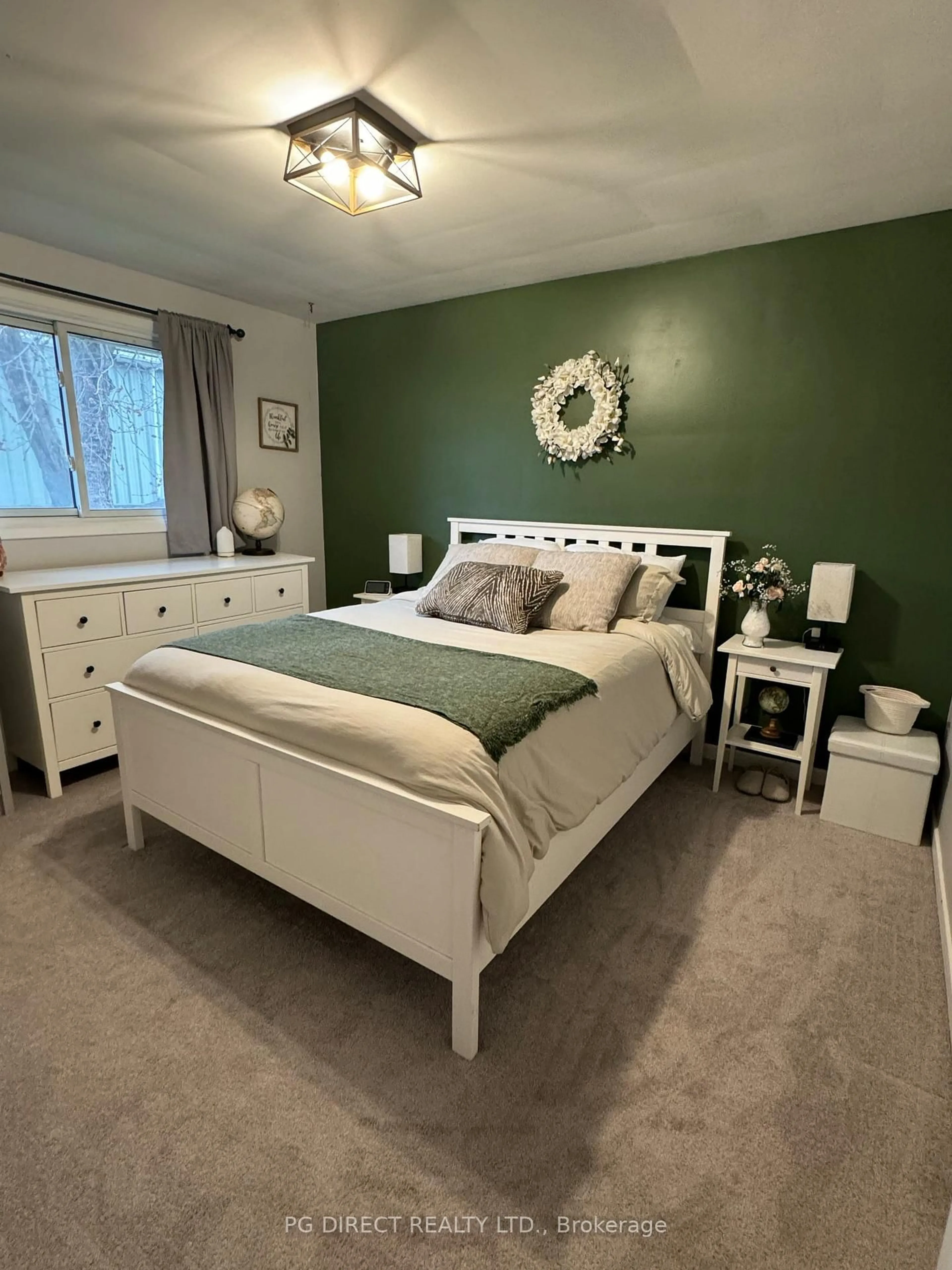 Bedroom with bed, unknown for 3739 Orlando Dr, Niagara Falls Ontario L2J 4B5
