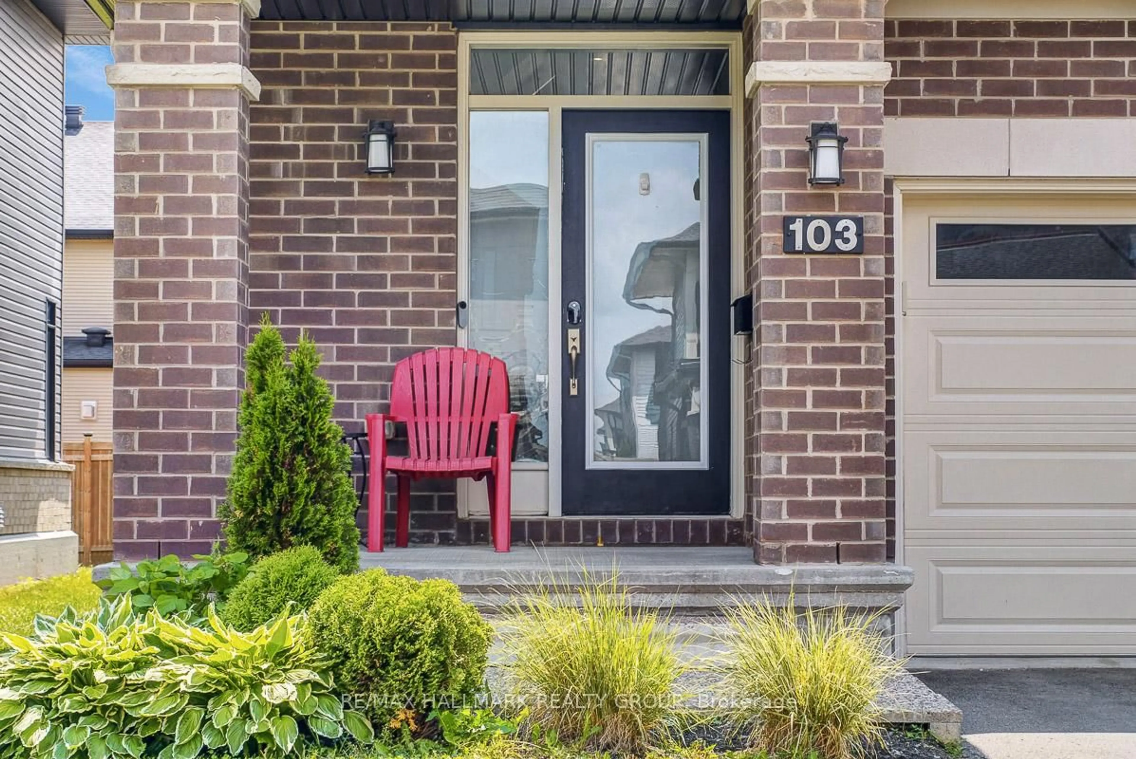 Unknown for 103 Warrior St, Ottawa Ontario K2V 0M2