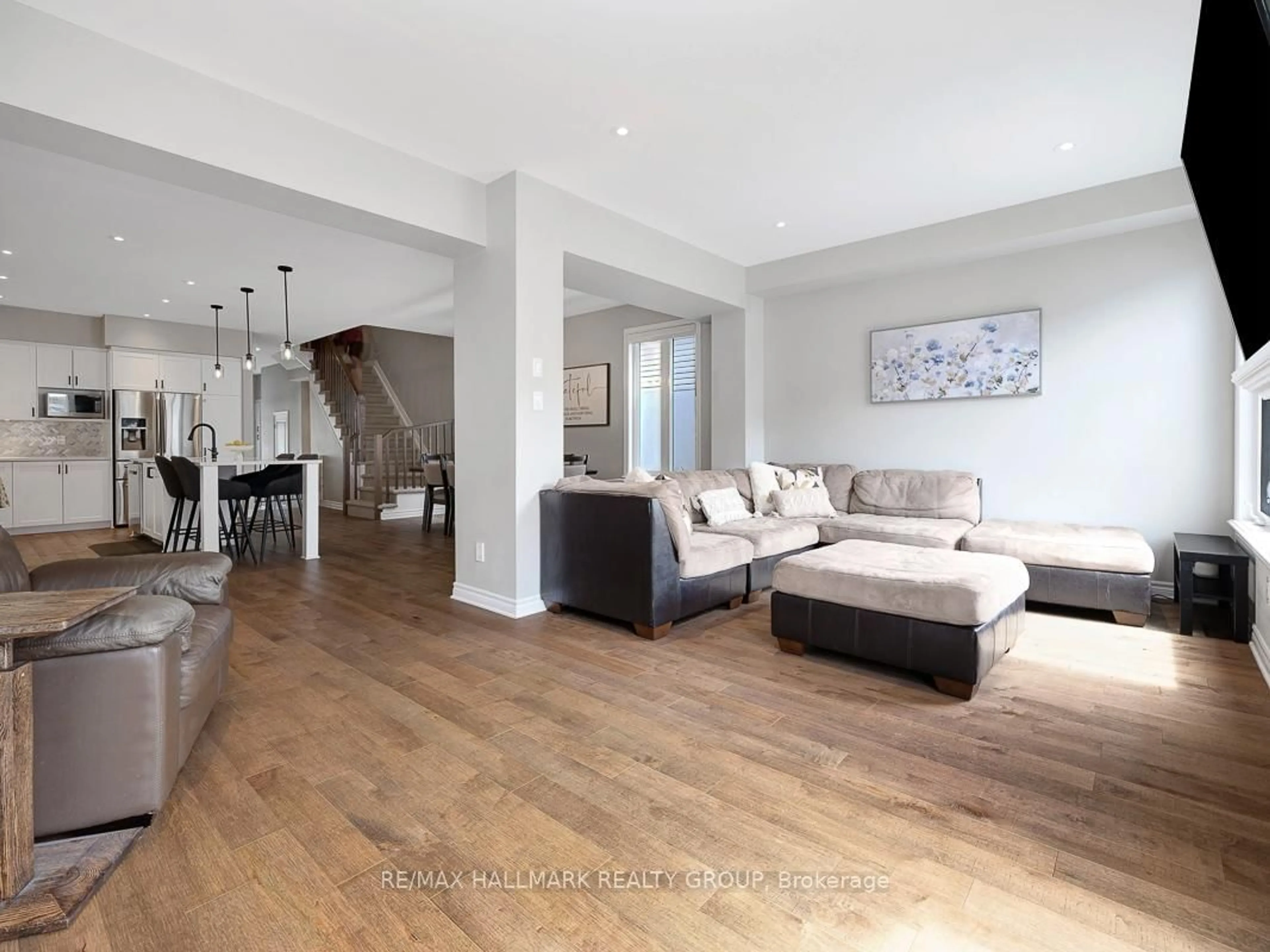 Living room with furniture, unknown for 103 Warrior St, Ottawa Ontario K2V 0M2