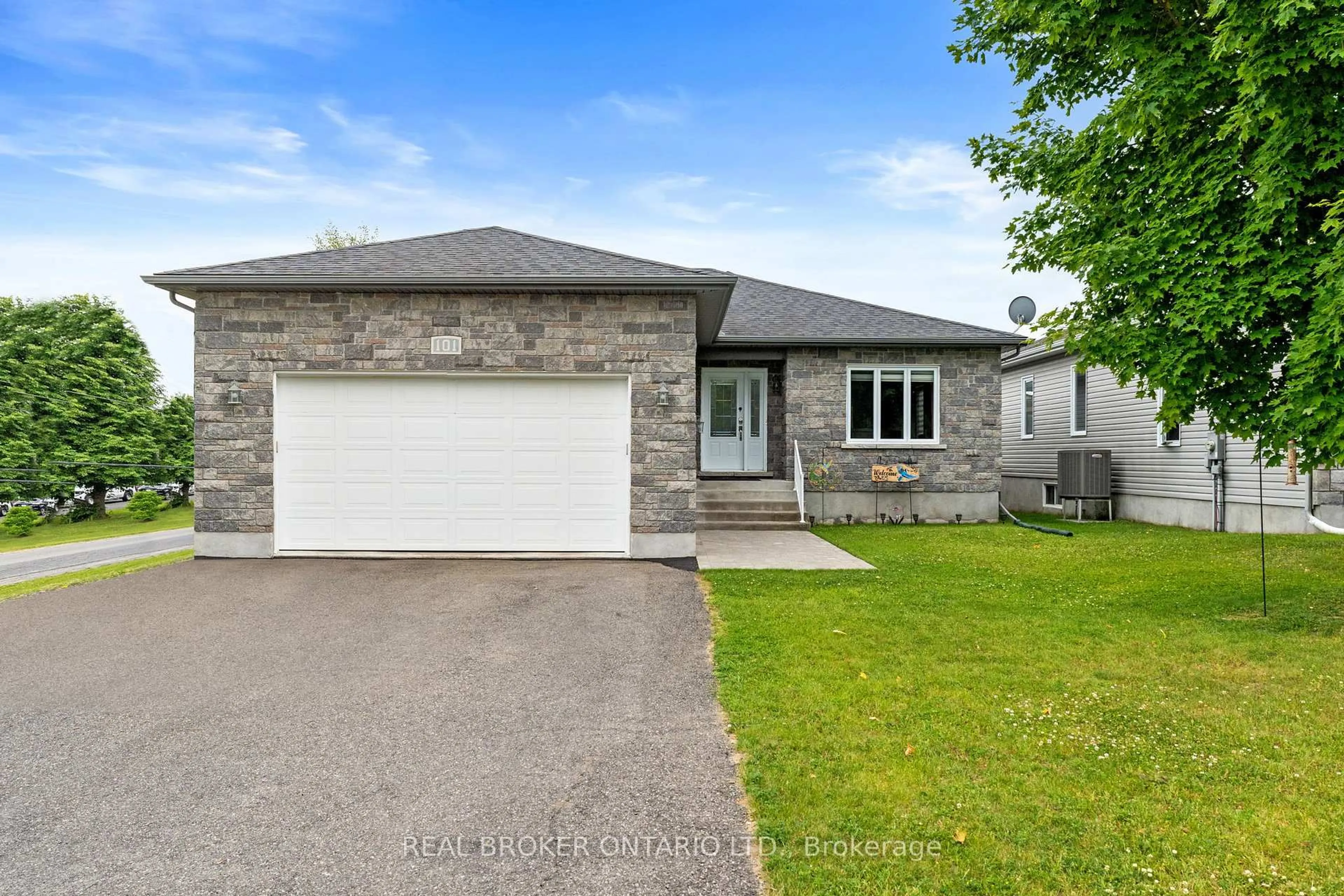 Home with brick exterior material, street for 101 Royal Crt, The Nation Ontario K0A 2M0