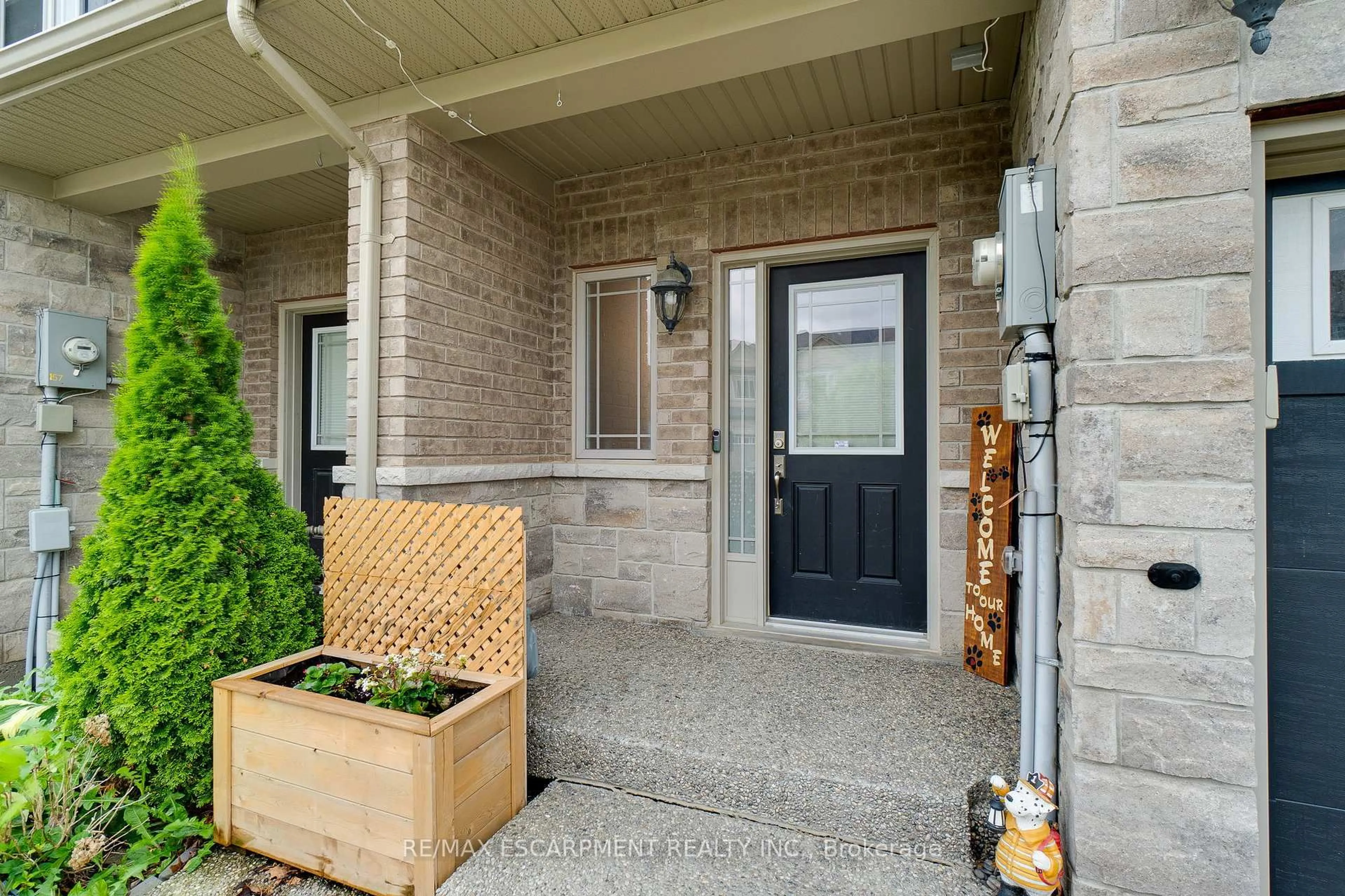 Indoor entryway for 159 Kinsman Dr, Hamilton Ontario L0R 1C0